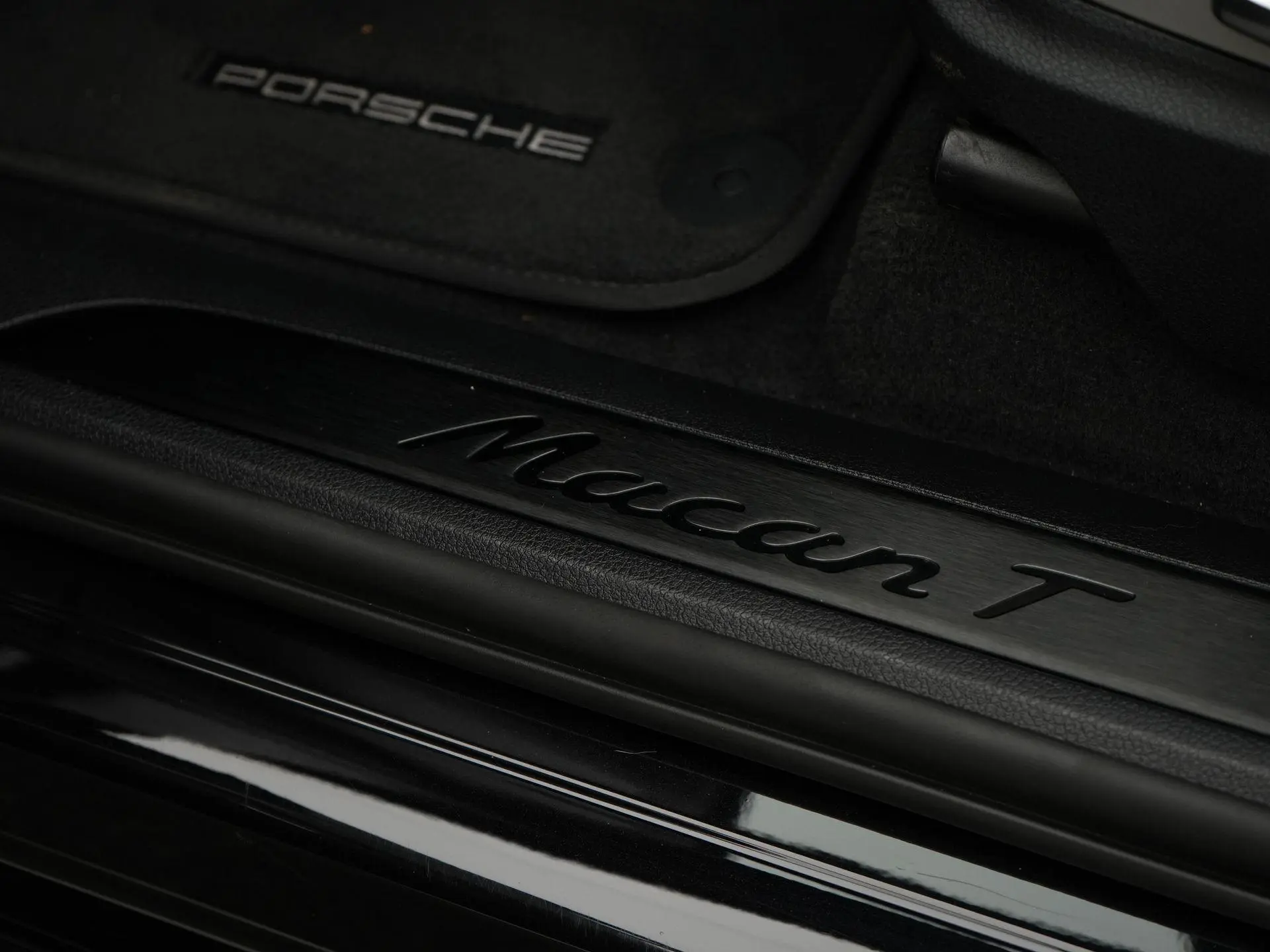 Macan T