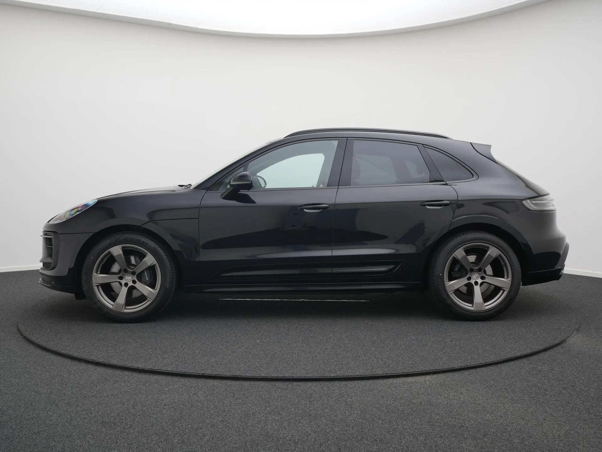 Macan T