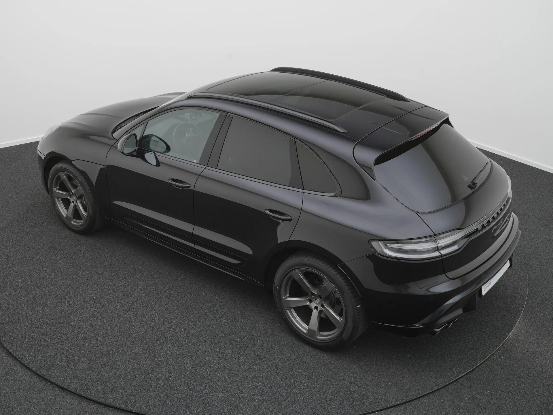 Macan T