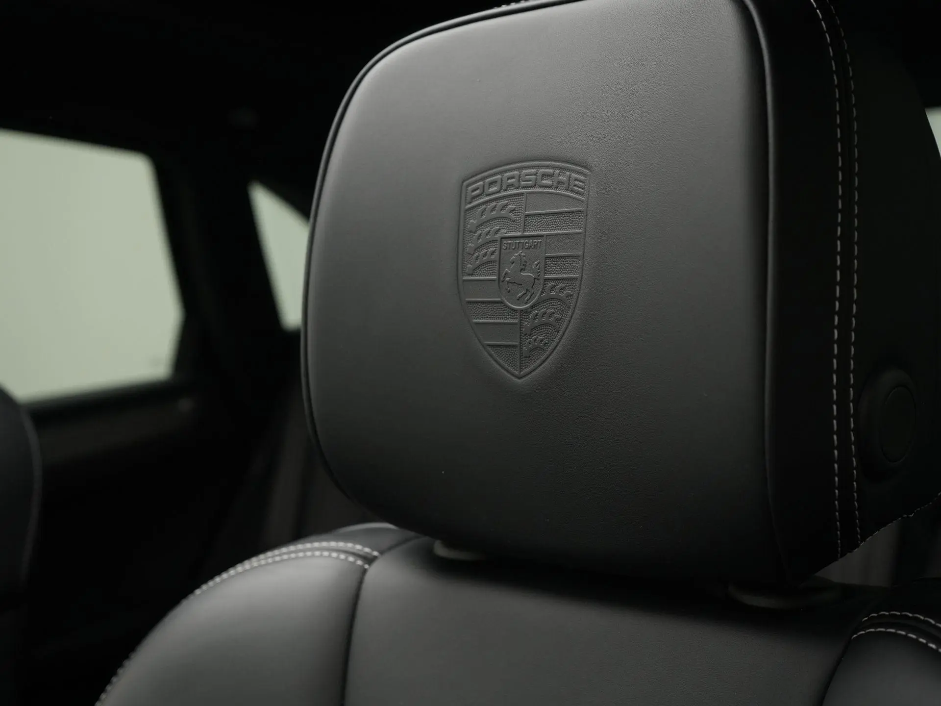 Macan T