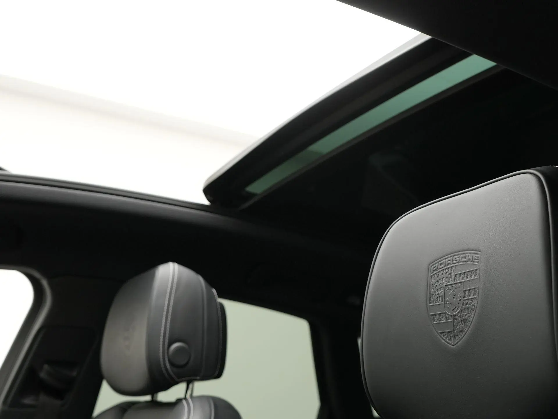Macan T