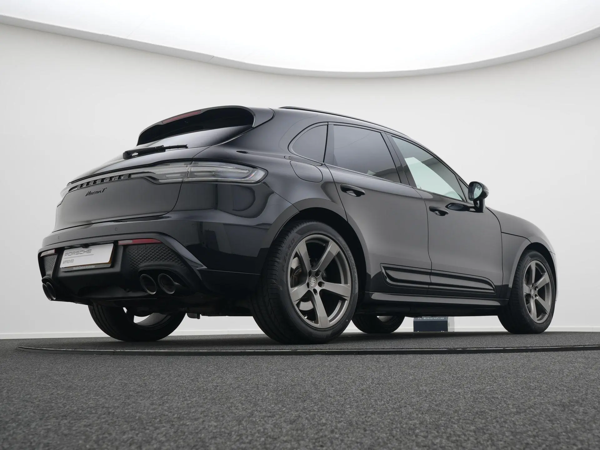 Macan T