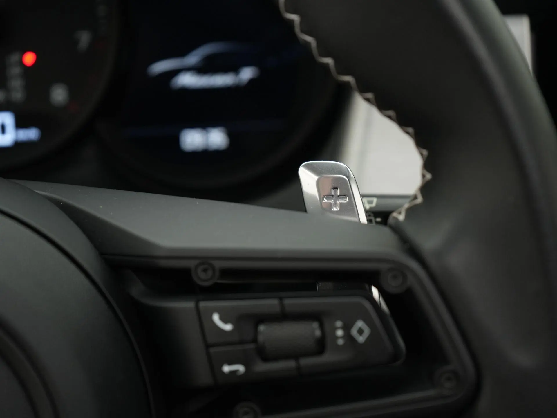 Macan T