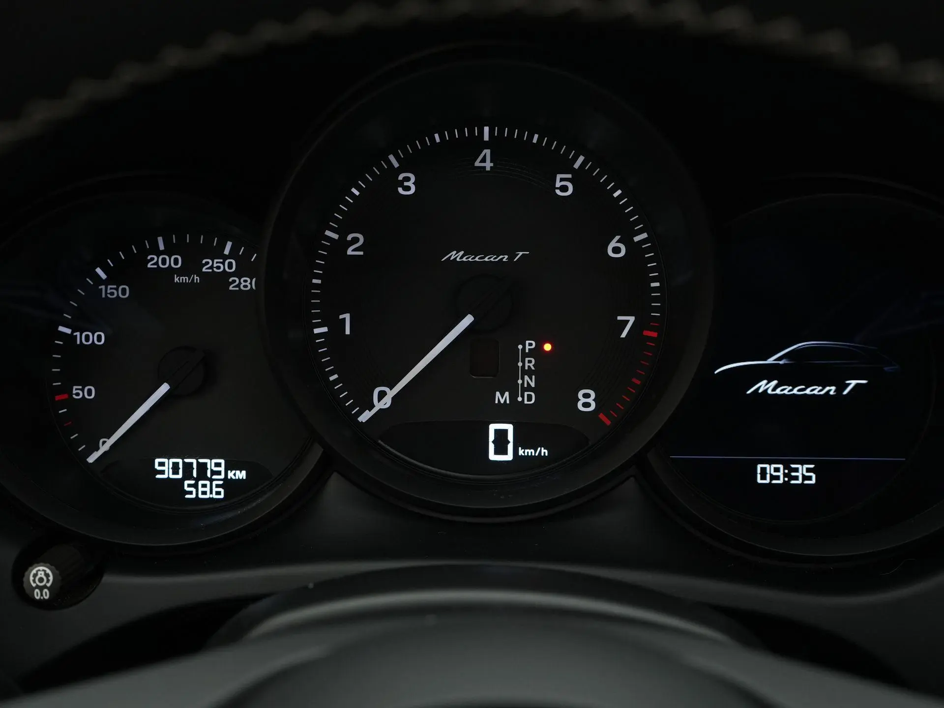 Macan T