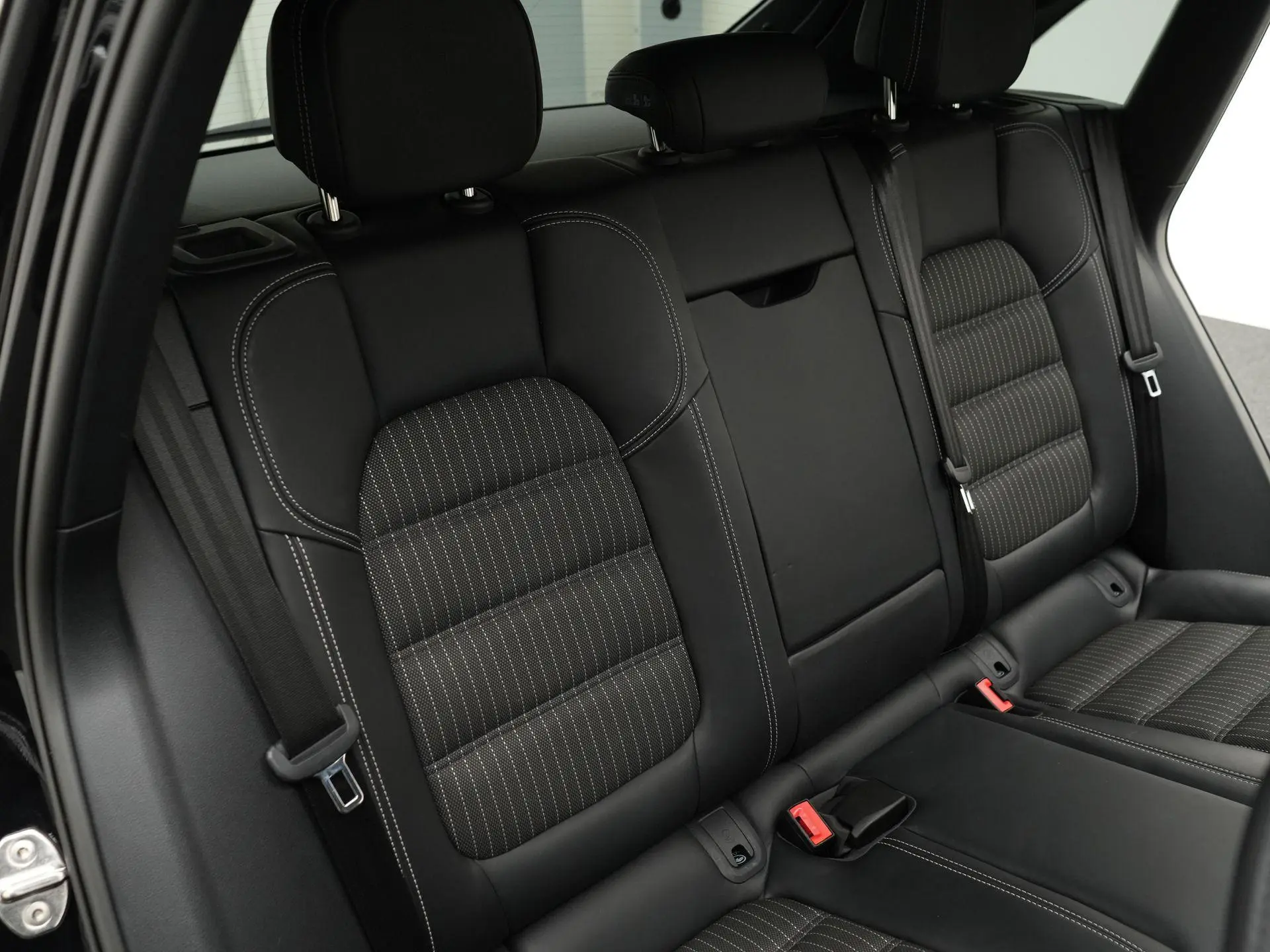 Macan T