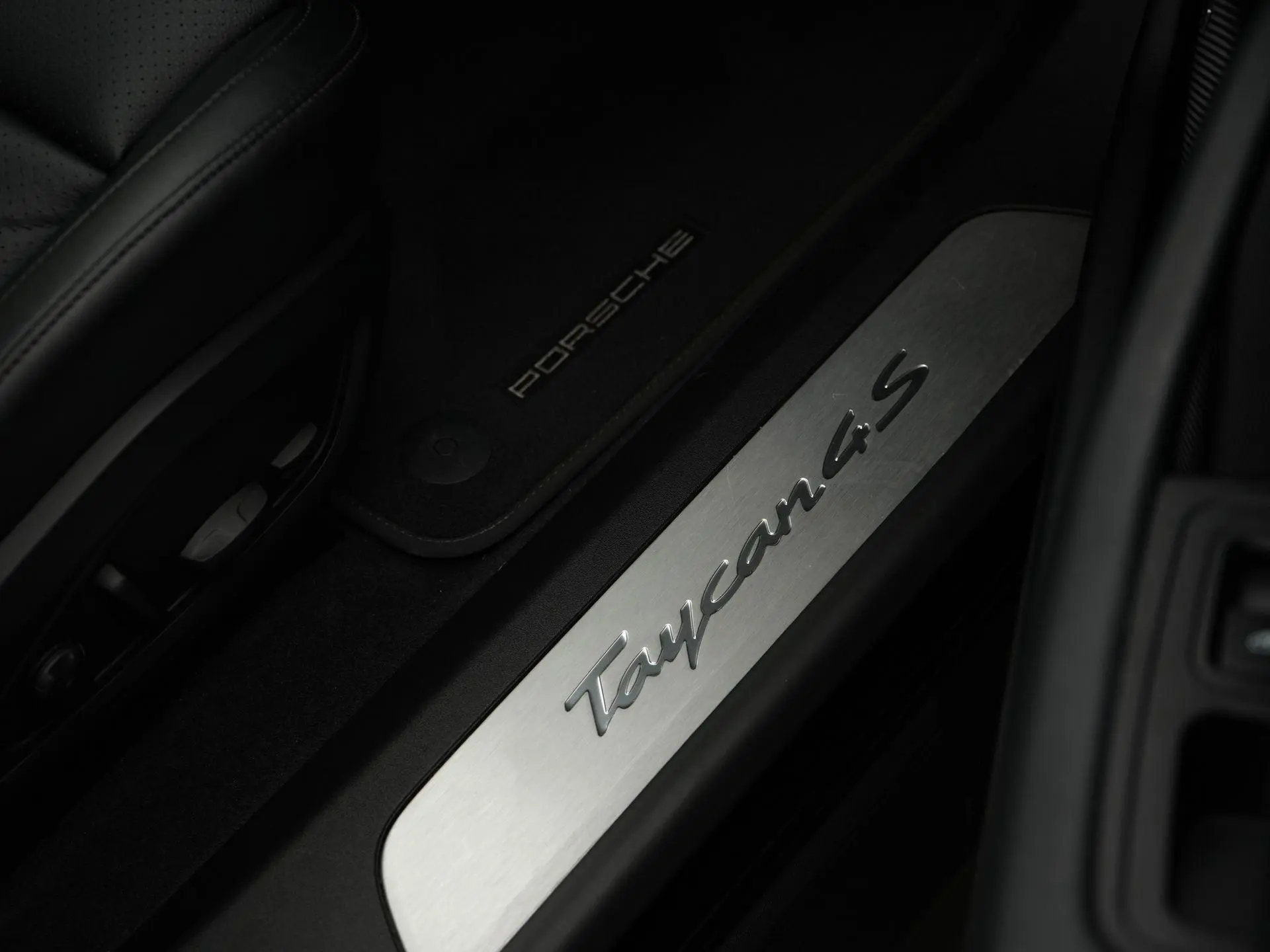 Taycan Cross Turismo 4S