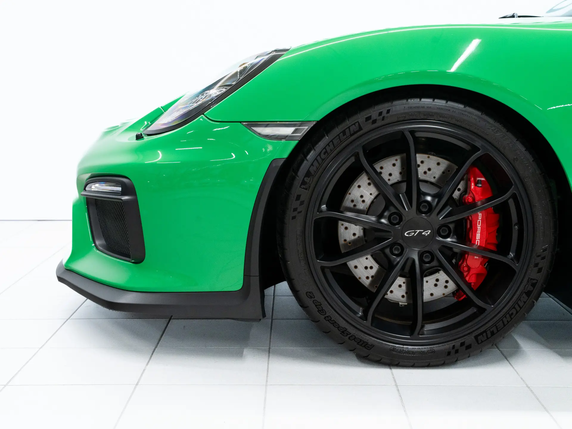 Cayman GT4