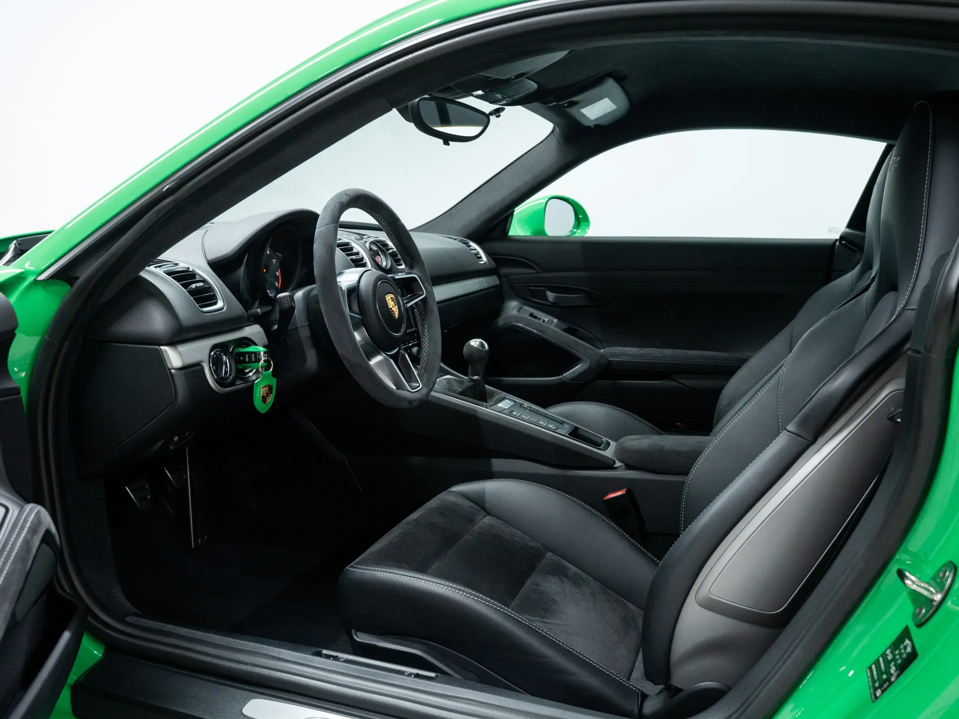 Cayman GT4
