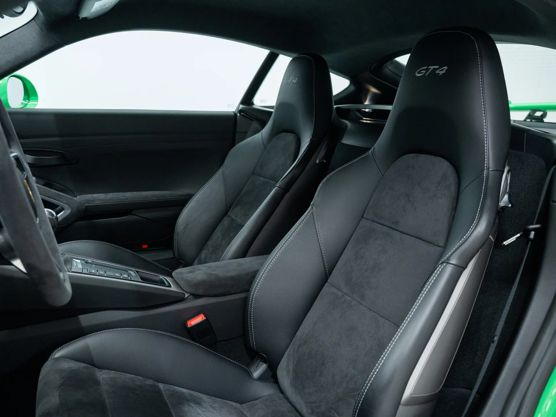 Cayman GT4