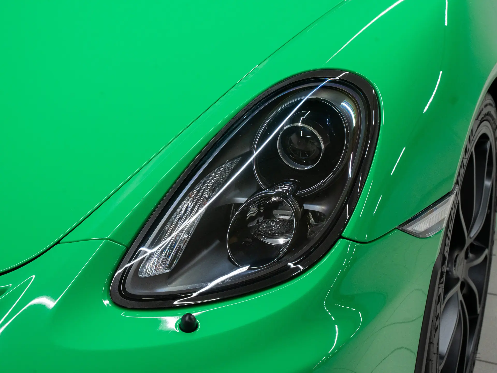 Cayman GT4