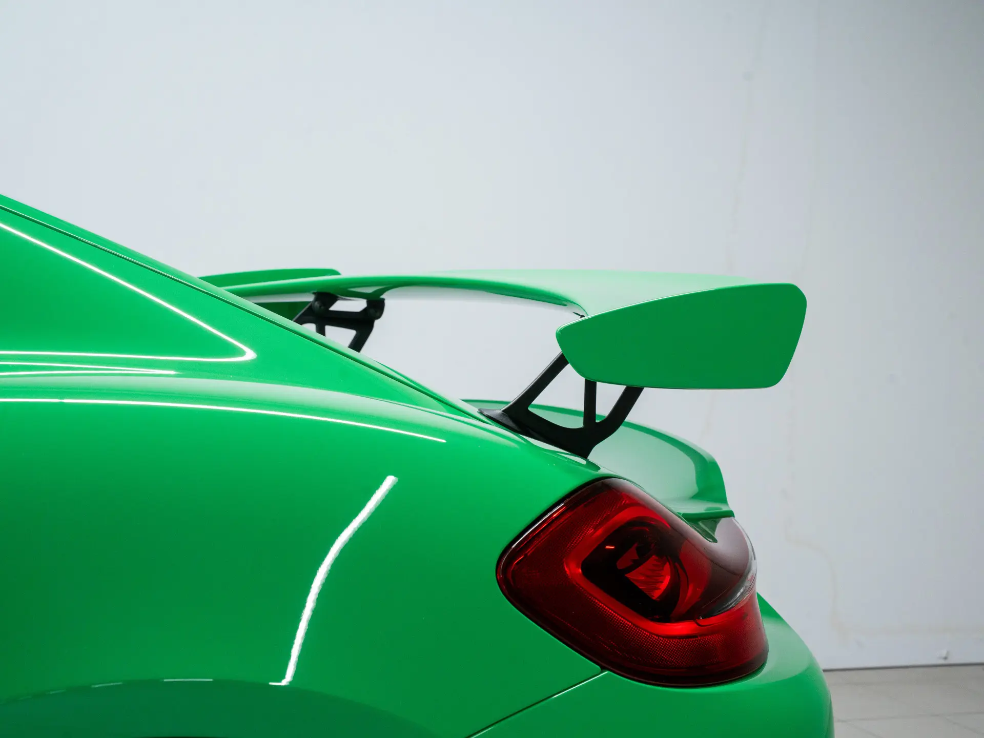 Cayman GT4