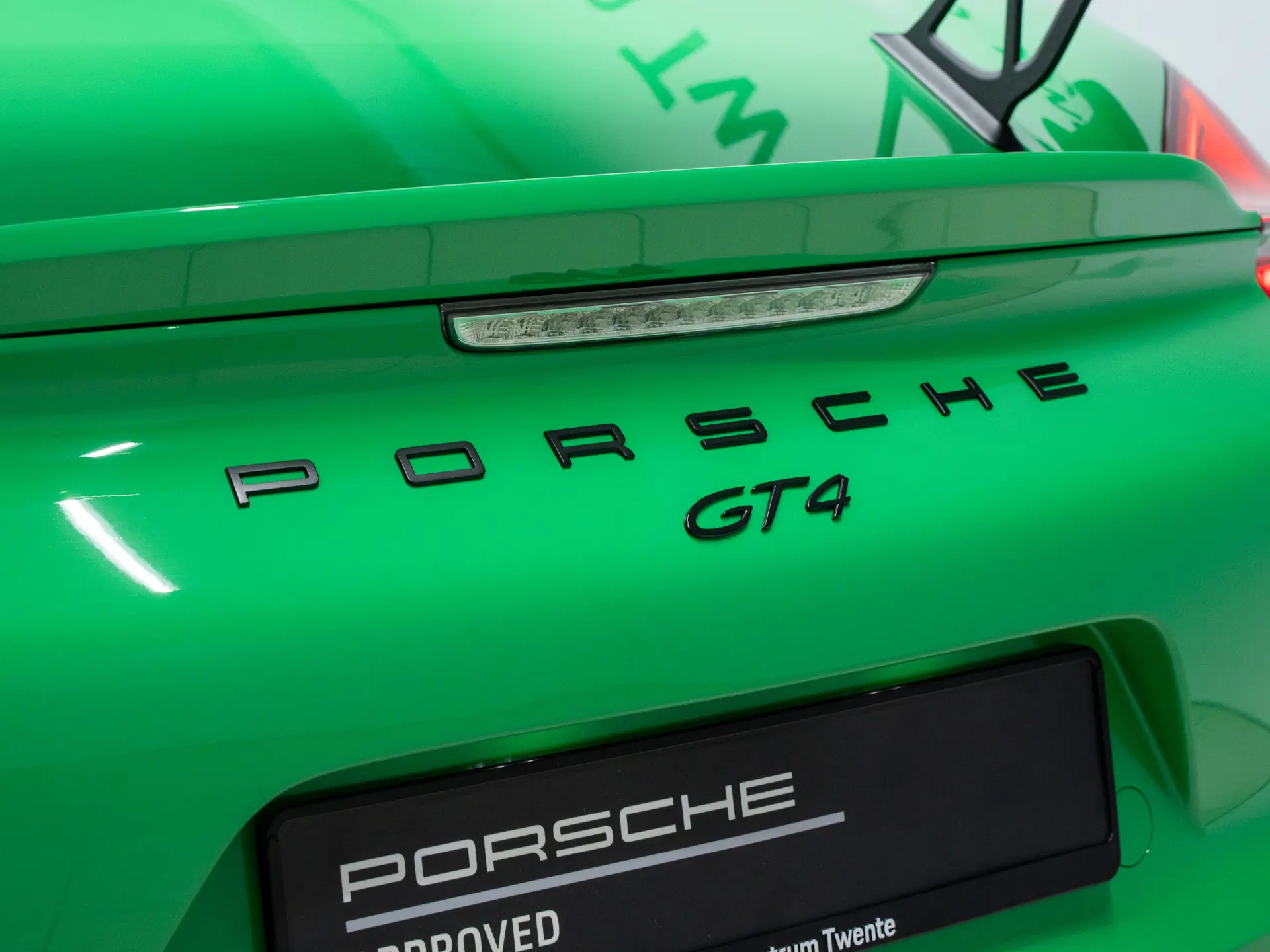 Cayman GT4