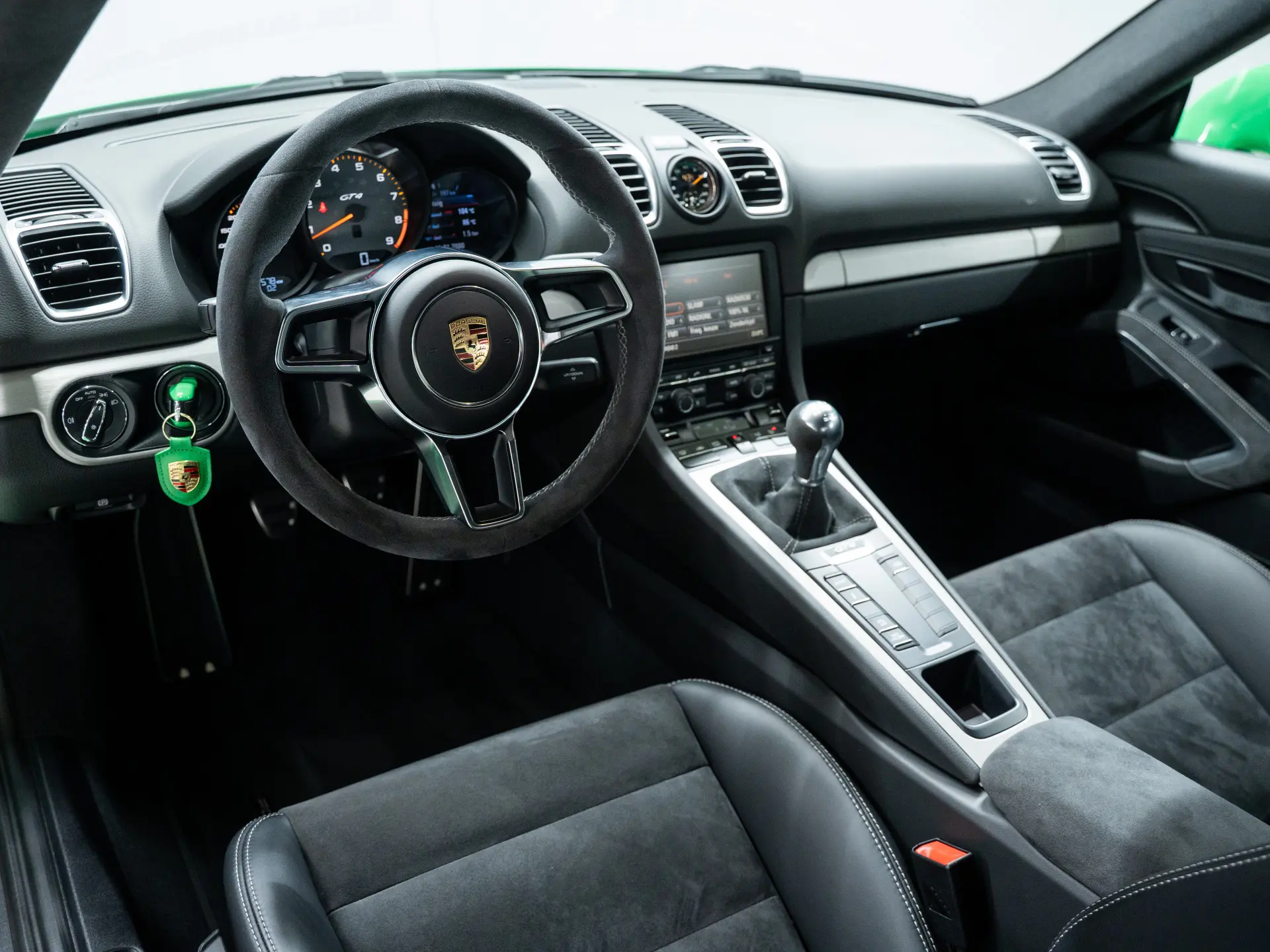 Cayman GT4