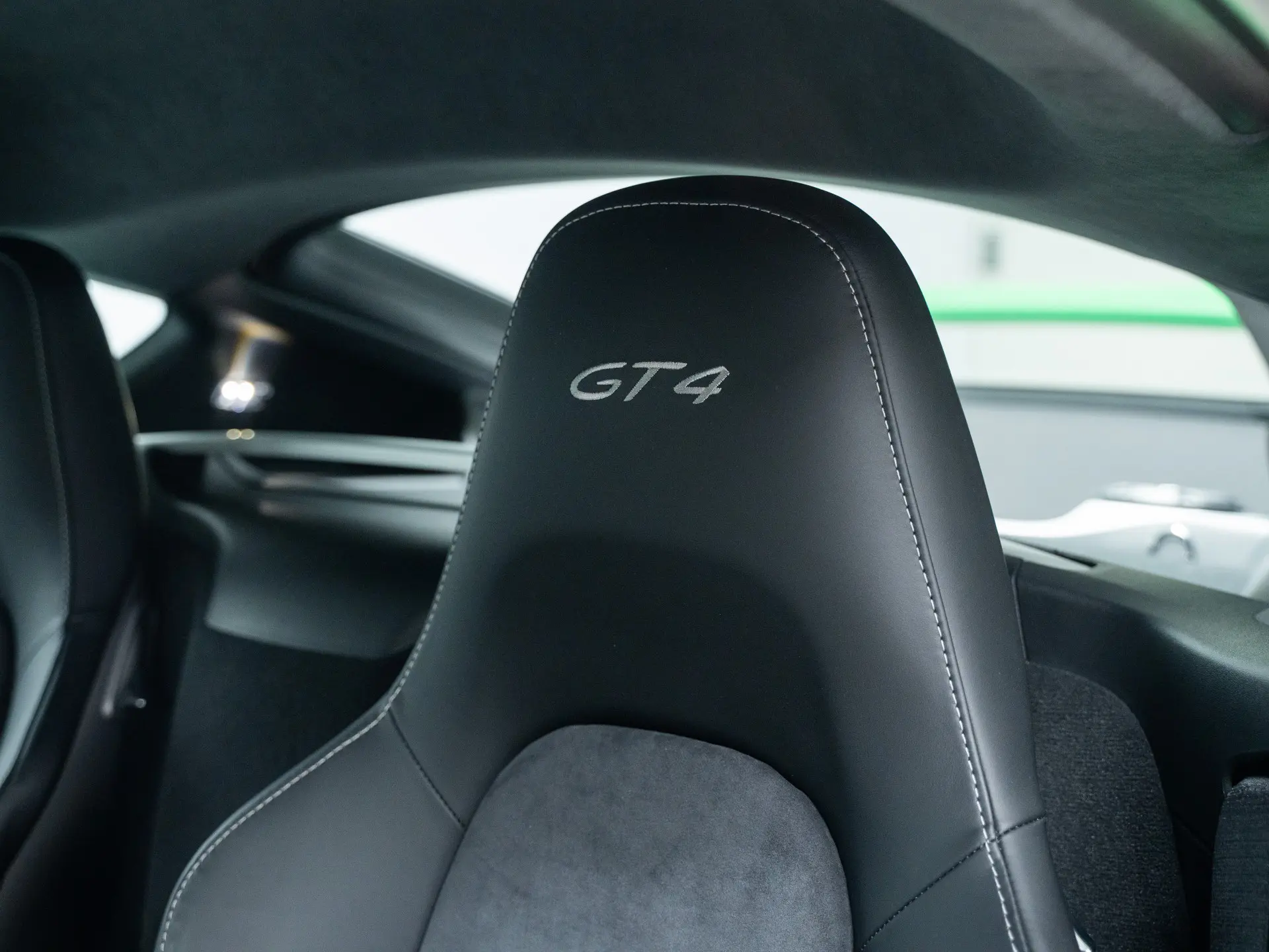 Cayman GT4