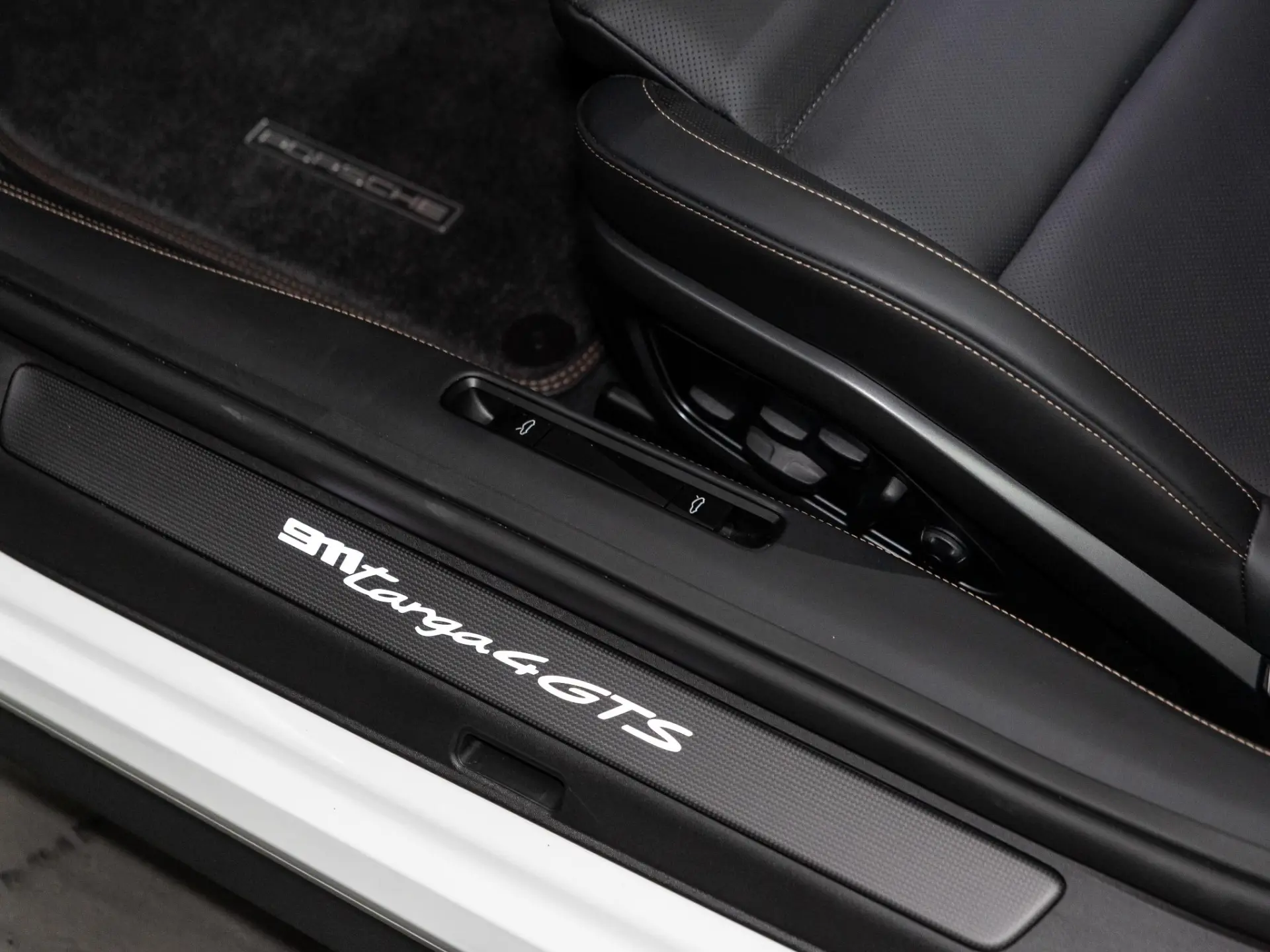 911 3.6 T-Hybrid Targa 4 GTS