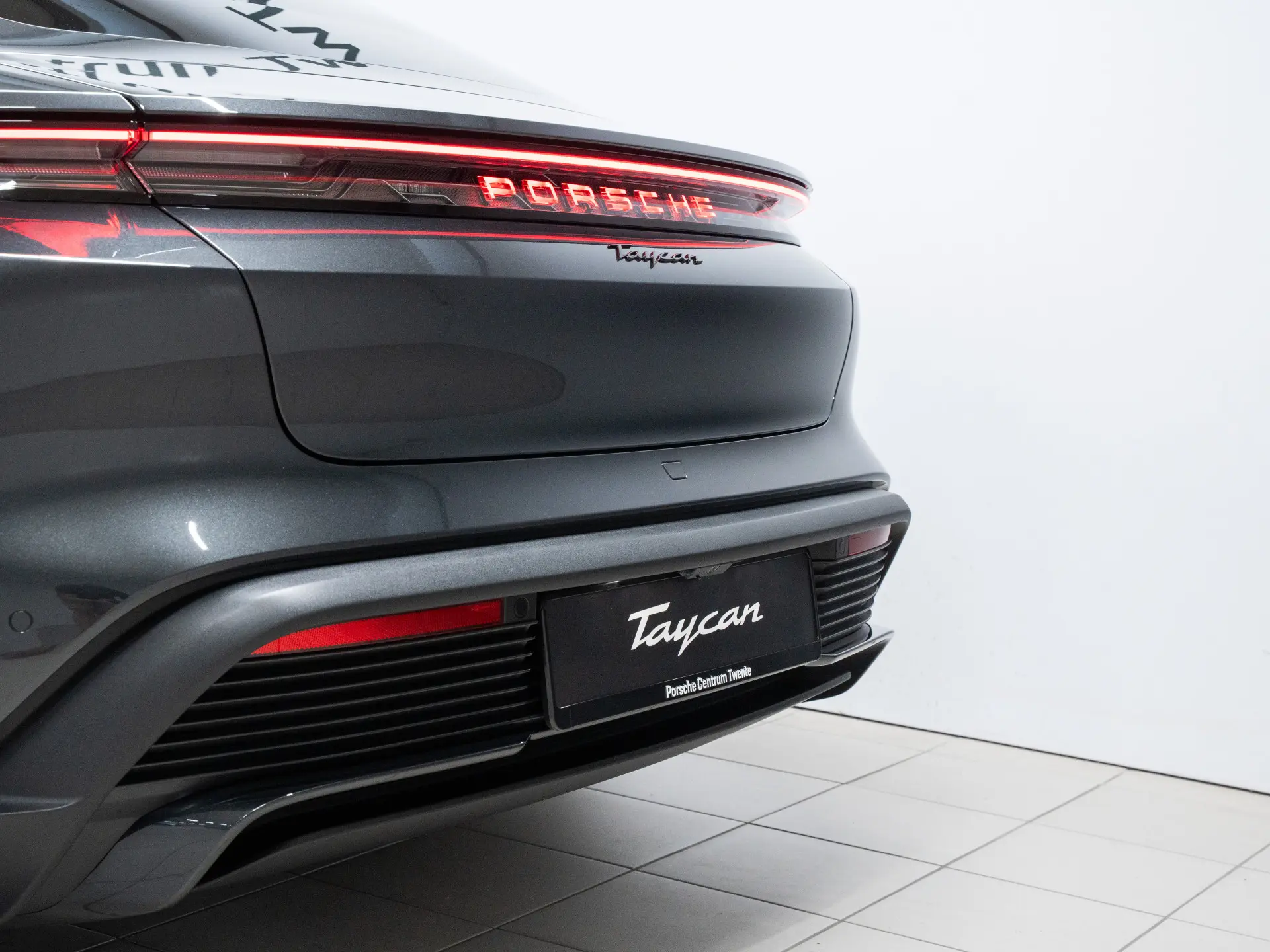 Taycan Black Edition