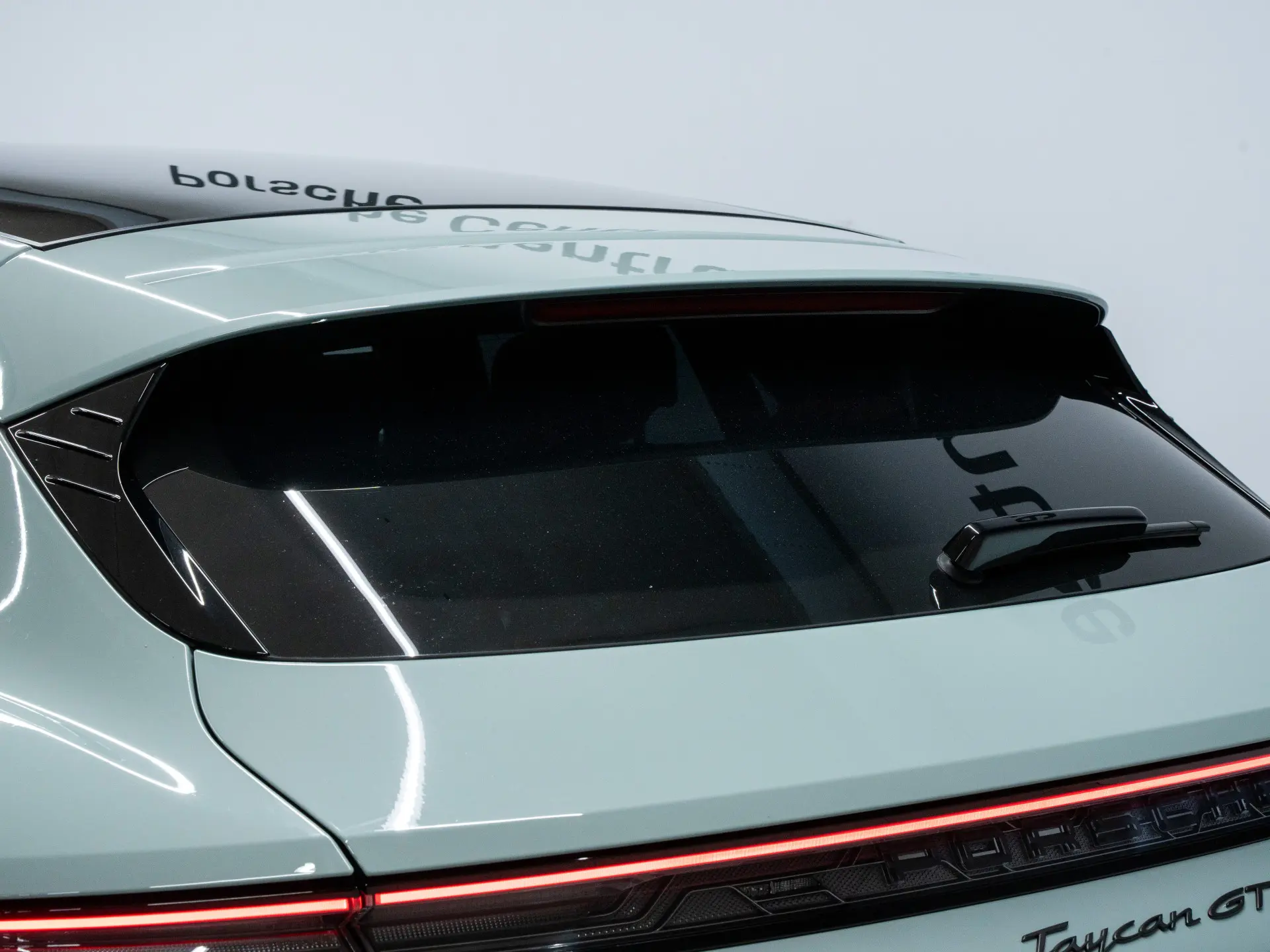 Taycan GTS Sport Turismo
