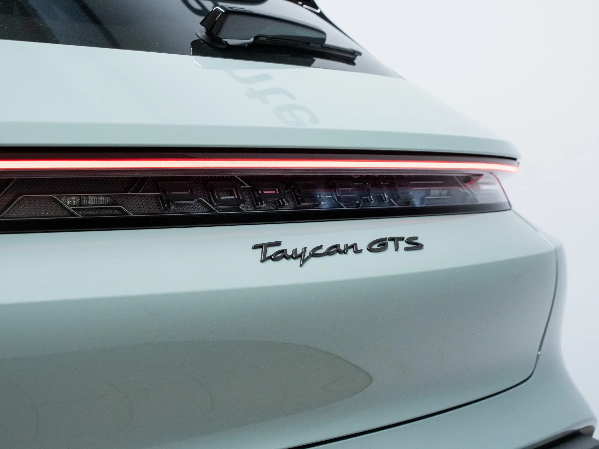 Taycan GTS Sport Turismo