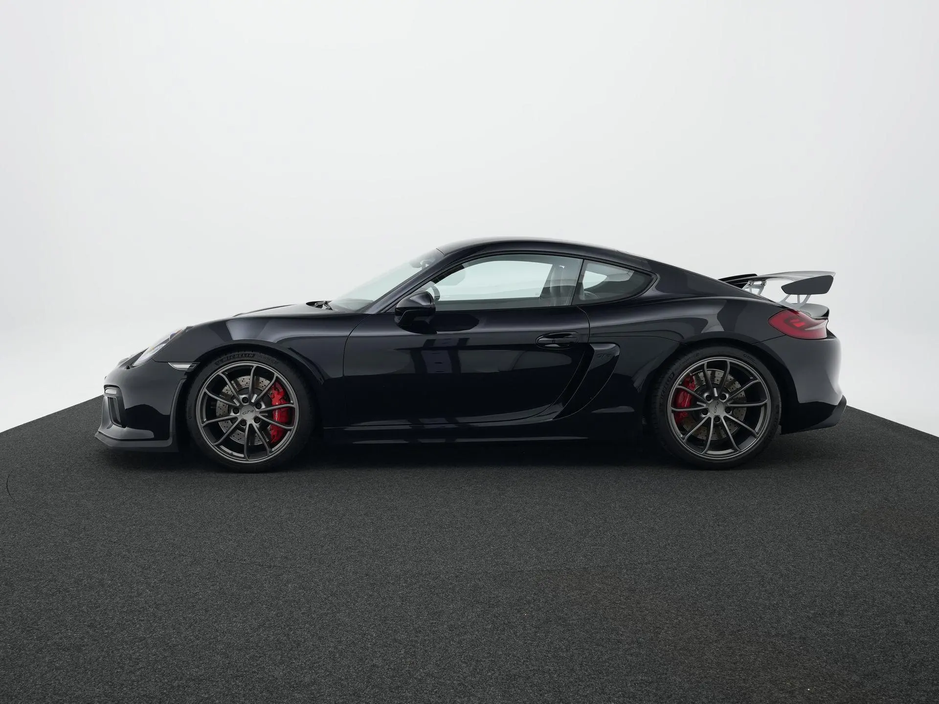 Cayman GT4