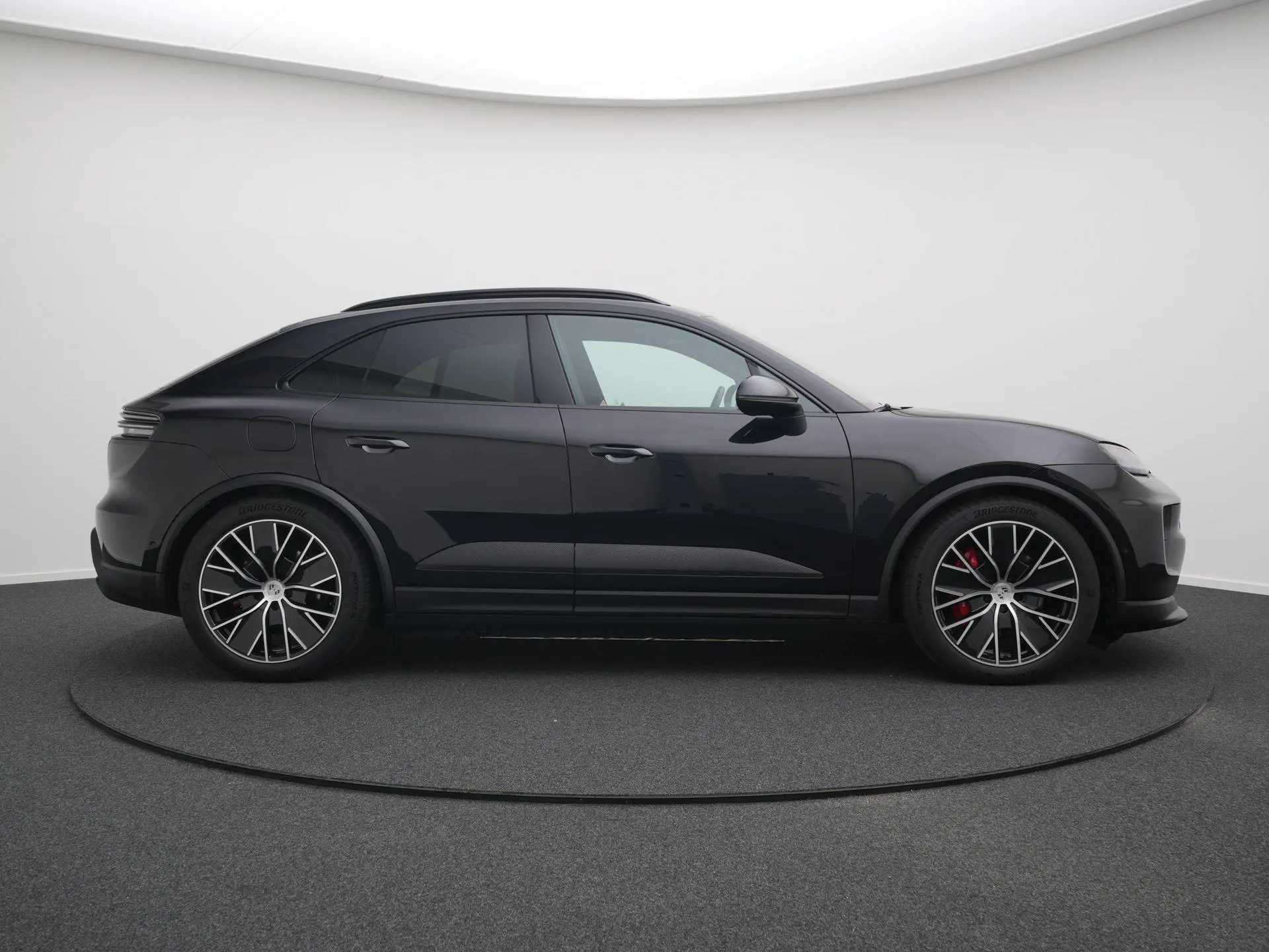 Macan 4 S