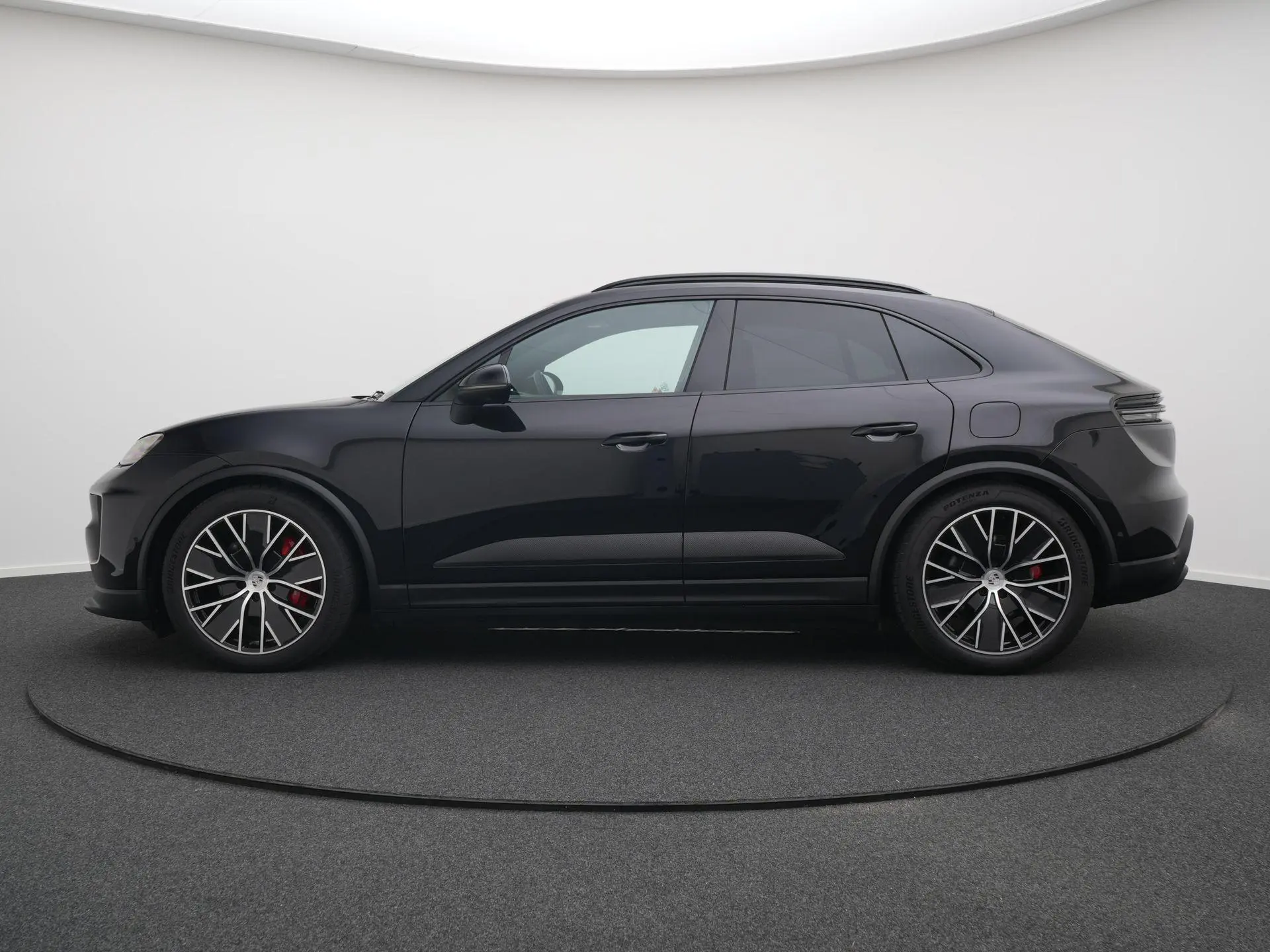 Macan 4 S