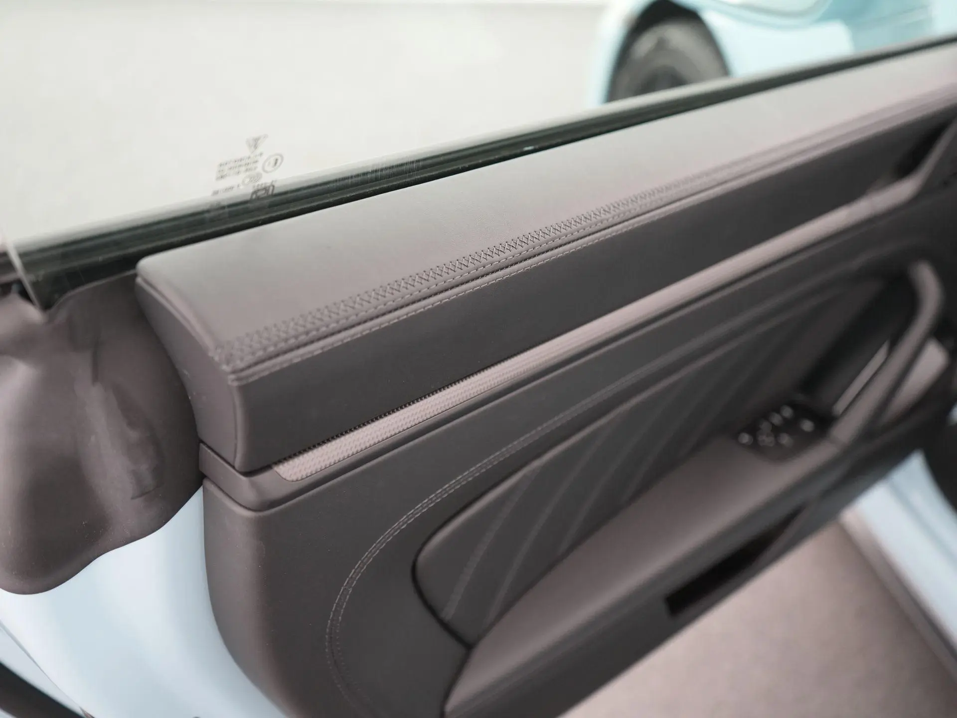 911 Cabrio 3.6 T-Hybrid Carrera 4 GTS