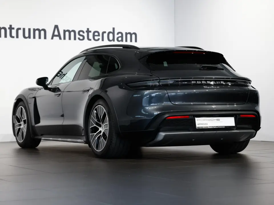 Porsche Taycan Cross Turismo 4