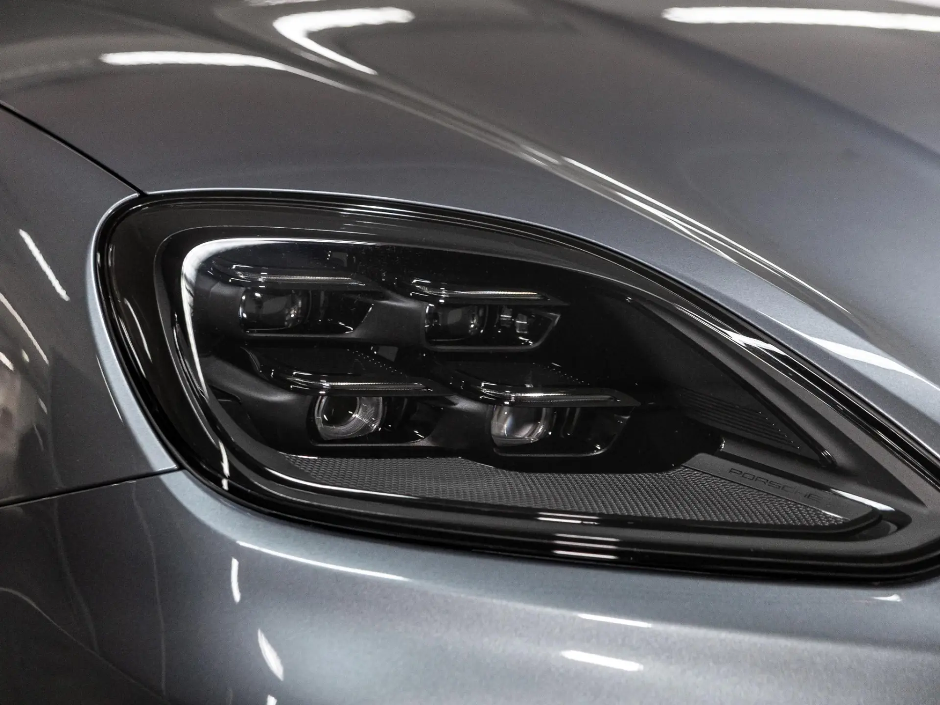Cayenne Coupé 3.0 E-Hybrid Black Edition