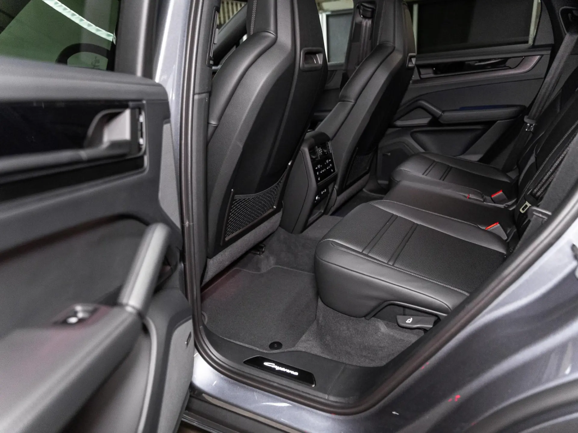 Cayenne Coupé 3.0 E-Hybrid Black Edition