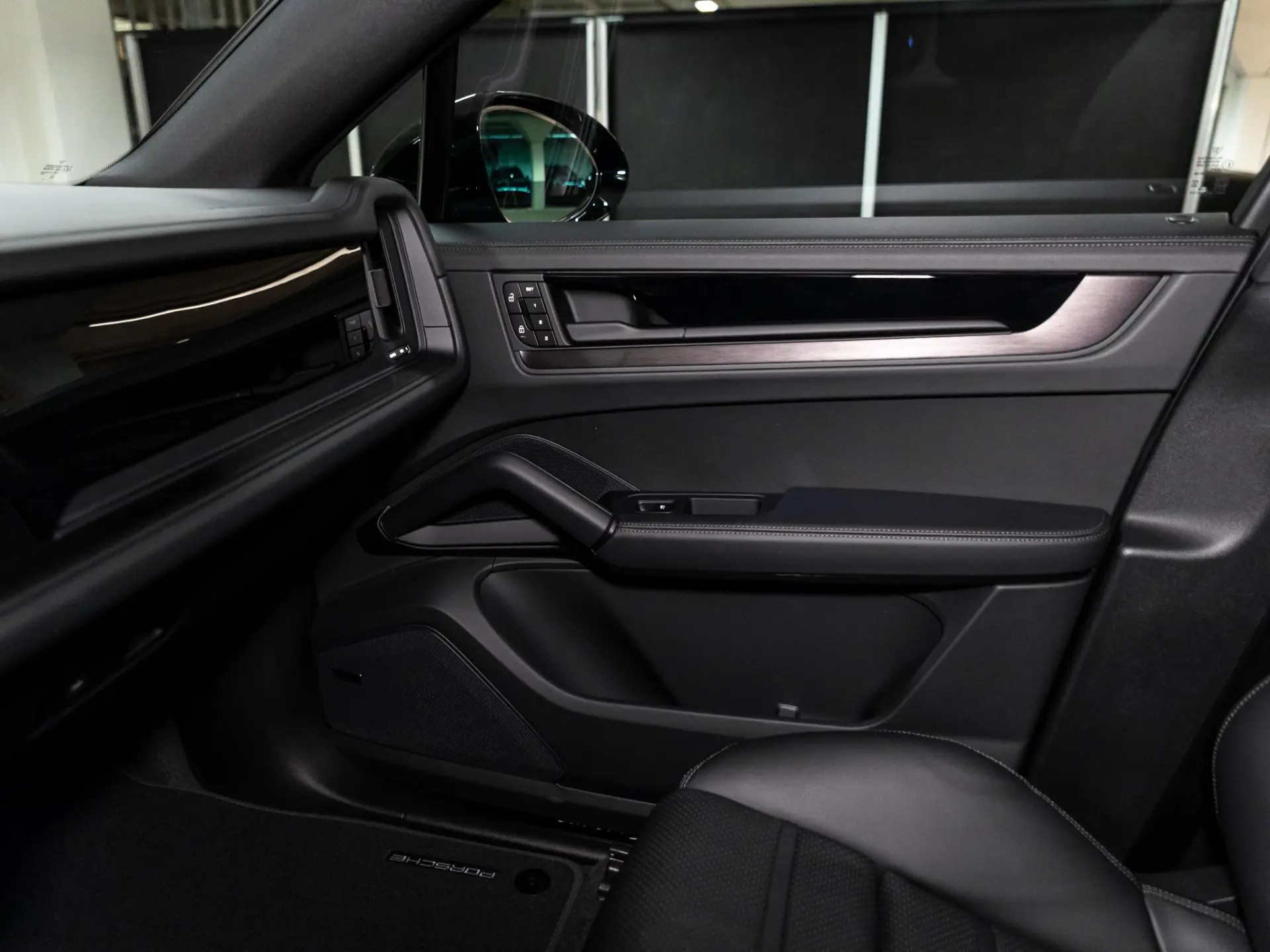 Cayenne Coupé 3.0 E-Hybrid Black Edition