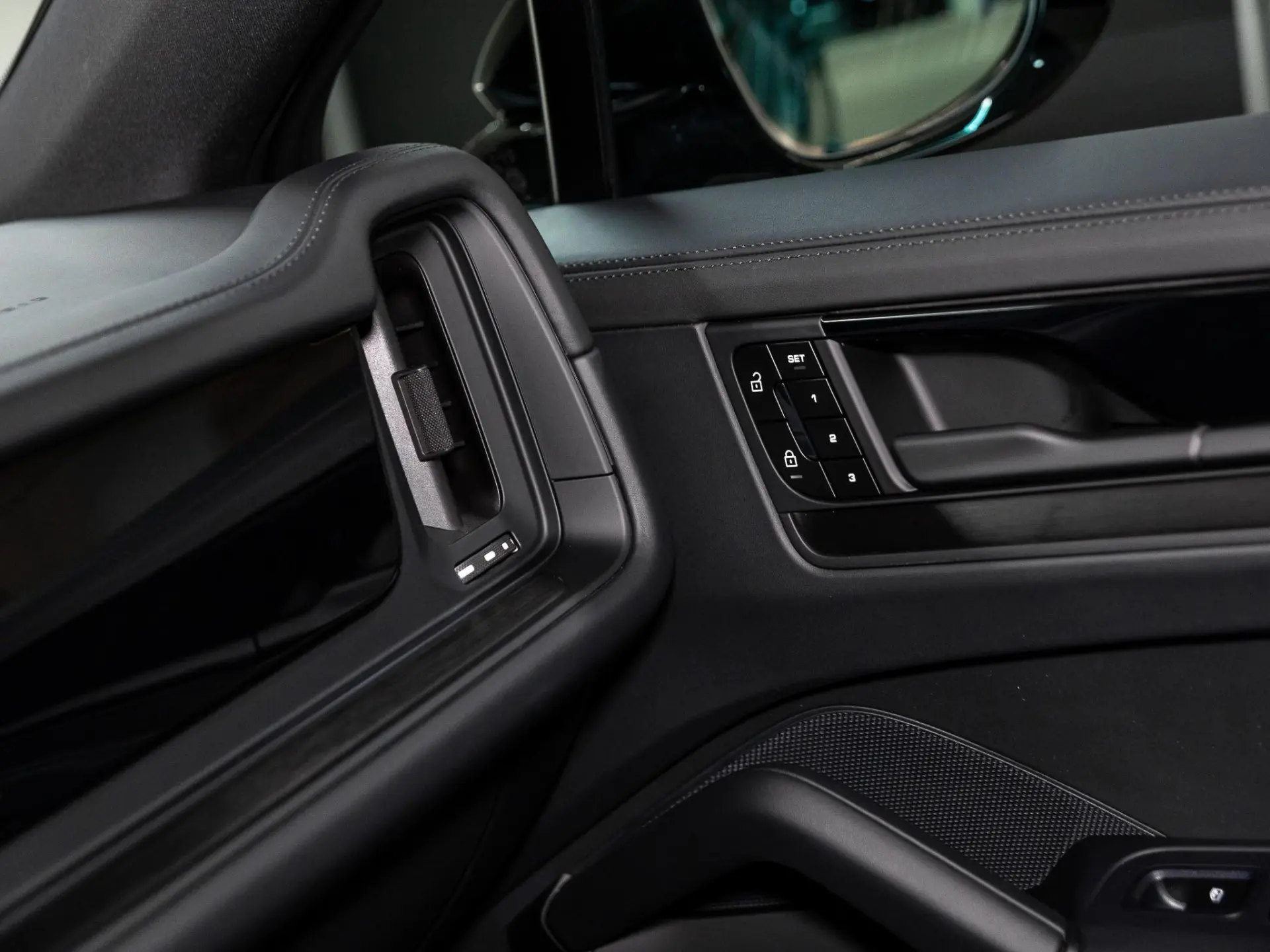 Cayenne Coupé 3.0 E-Hybrid Black Edition