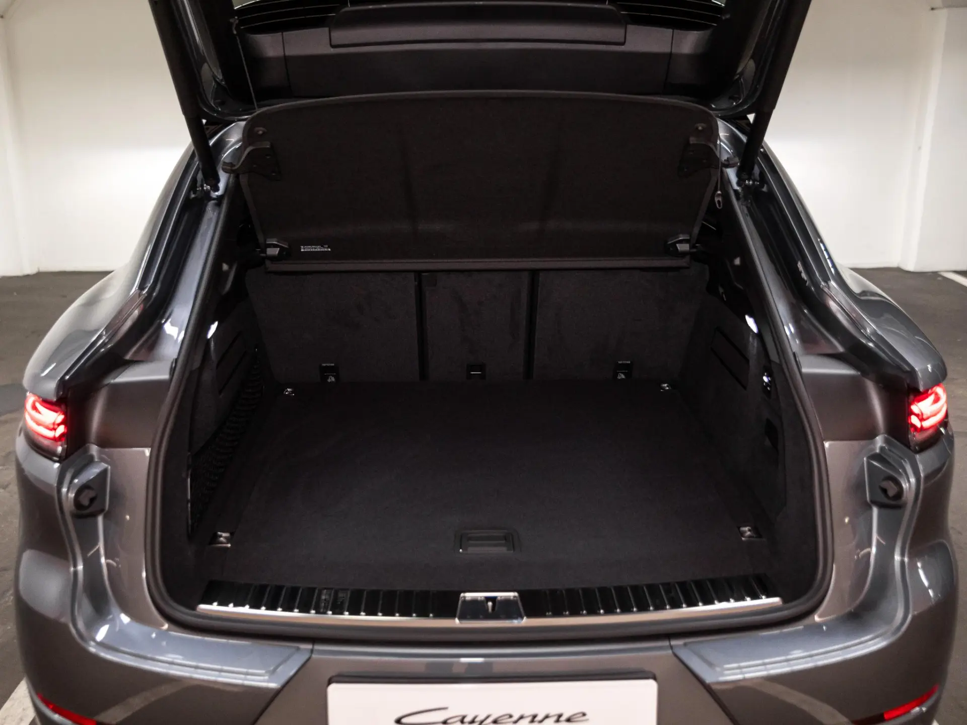 Cayenne Coupé 3.0 E-Hybrid Black Edition