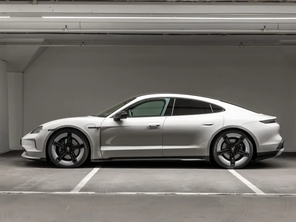 Porsche Taycan 4 Black Edition 105 kWh