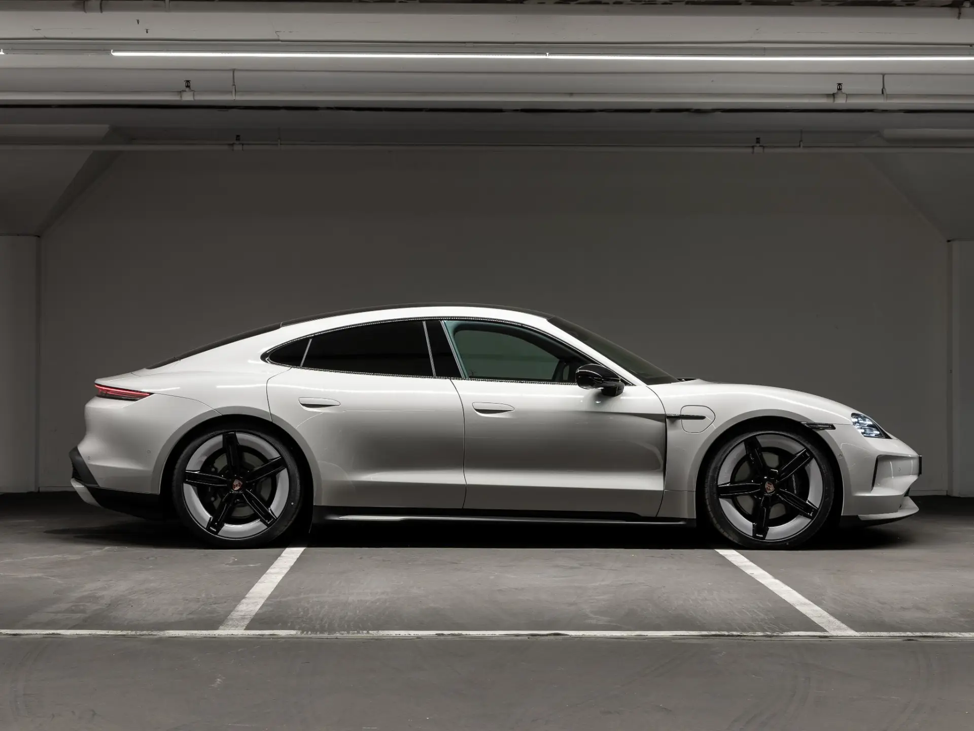 Taycan 4 Black Edition 105 kWh