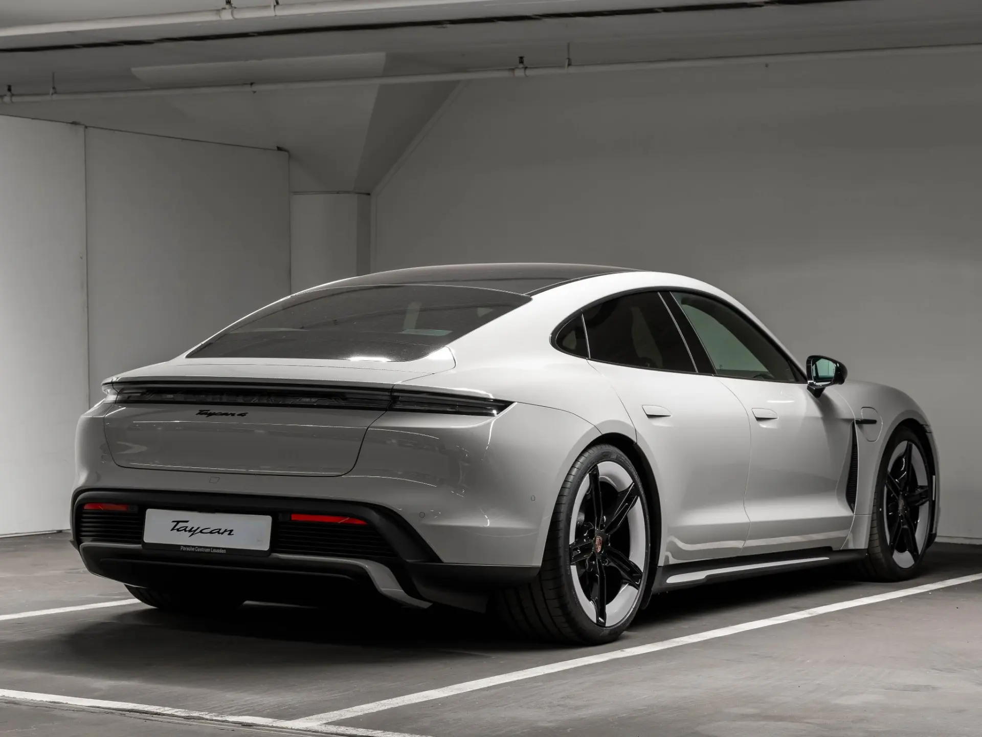 Taycan 4 Black Edition 105 kWh