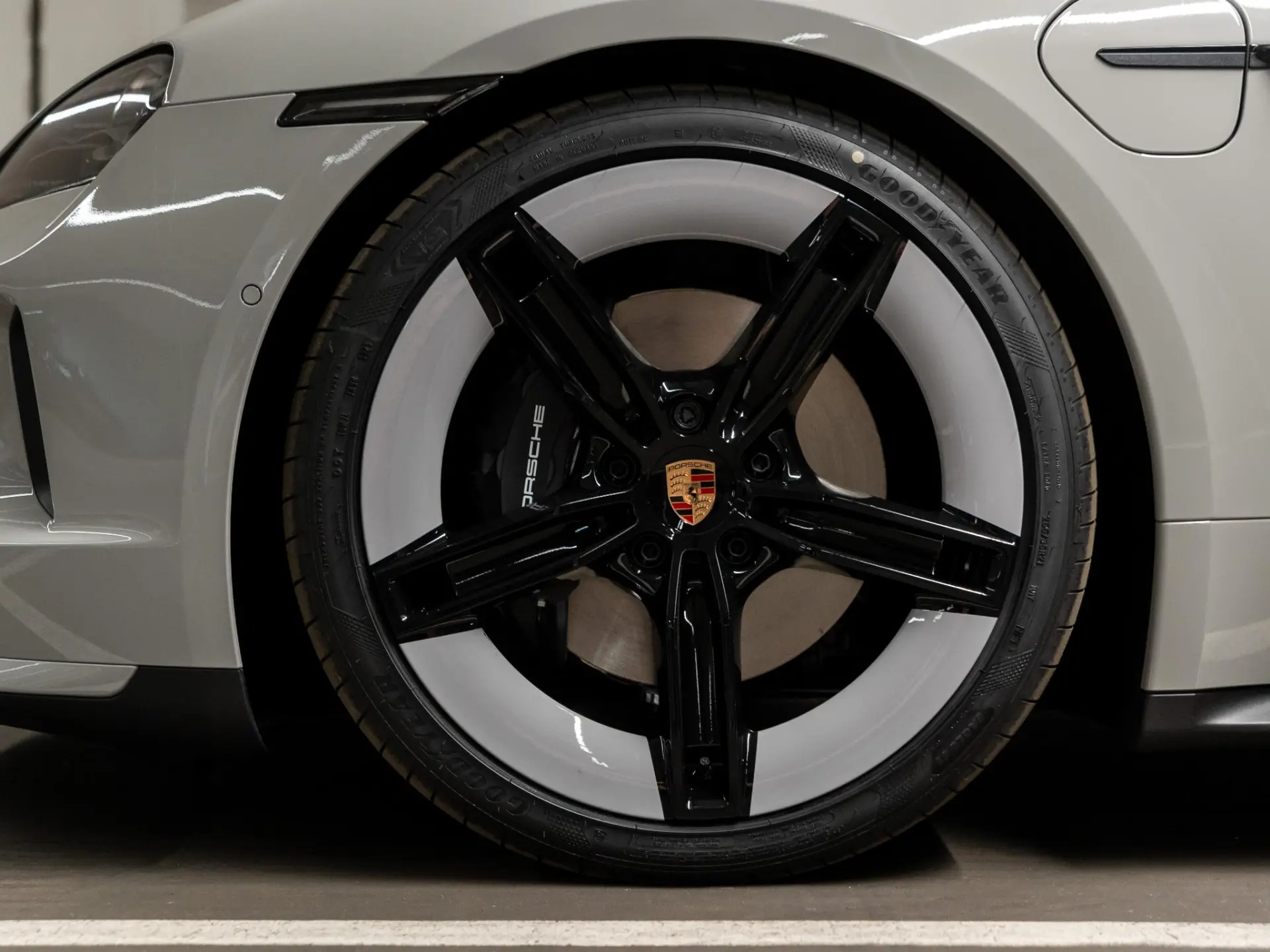 Taycan 4 Black Edition 105 kWh