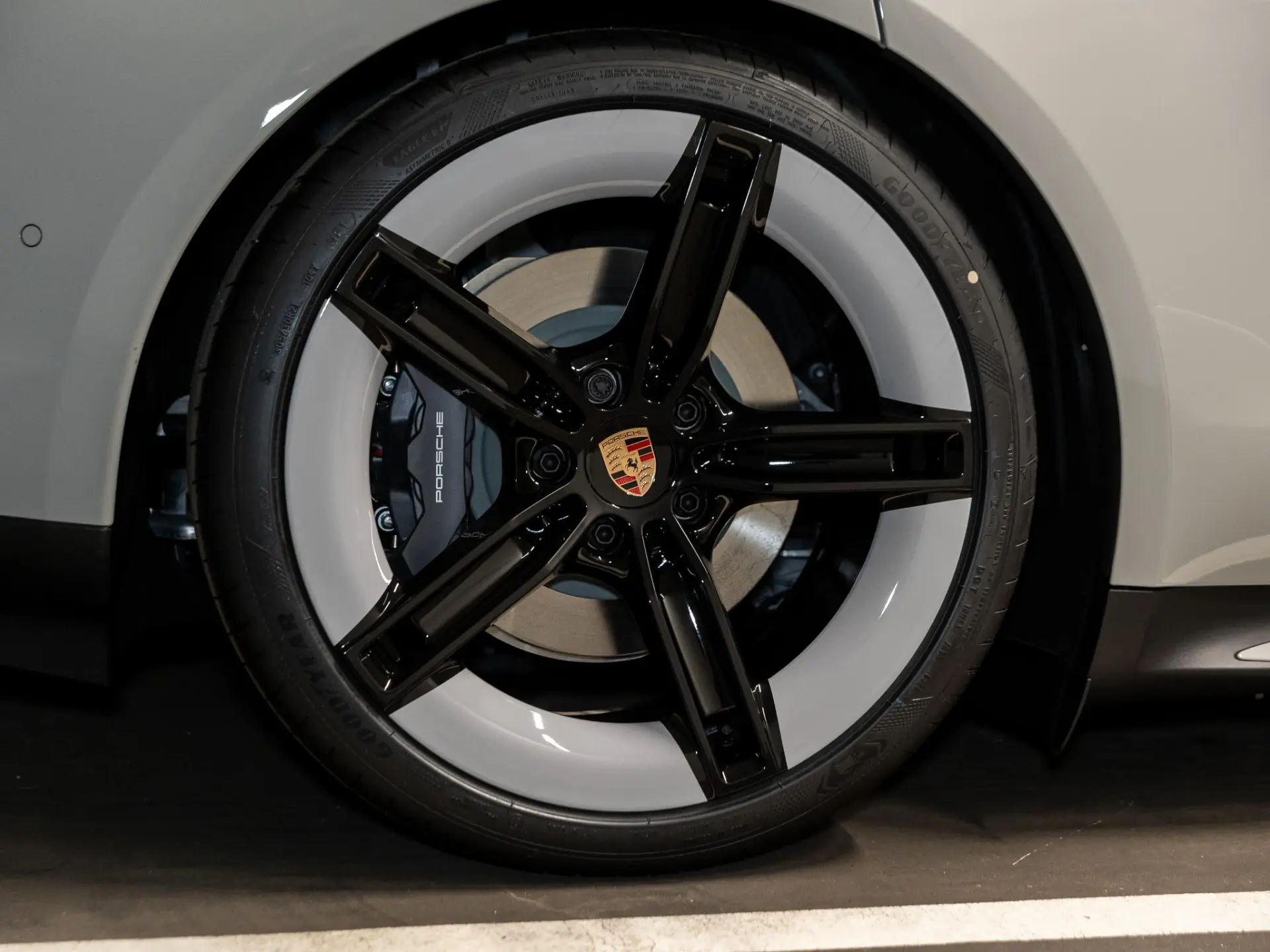Taycan 4 Black Edition 105 kWh