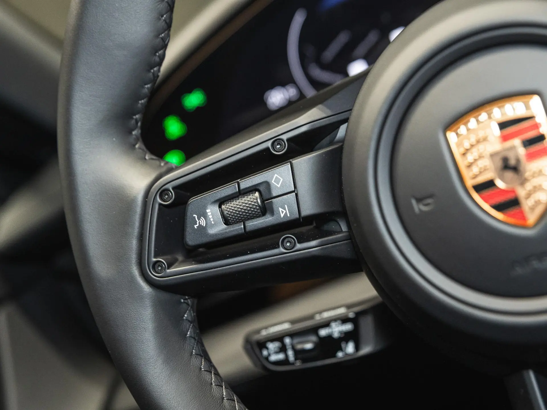 Taycan 4 Black Edition 105 kWh