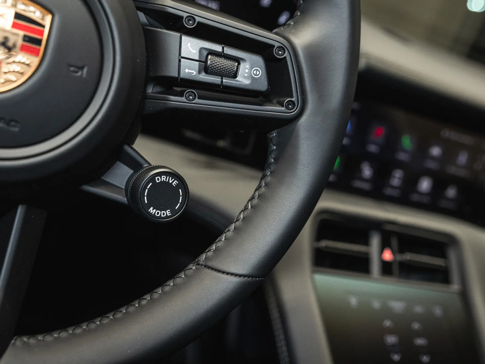 Taycan 4 Black Edition 105 kWh