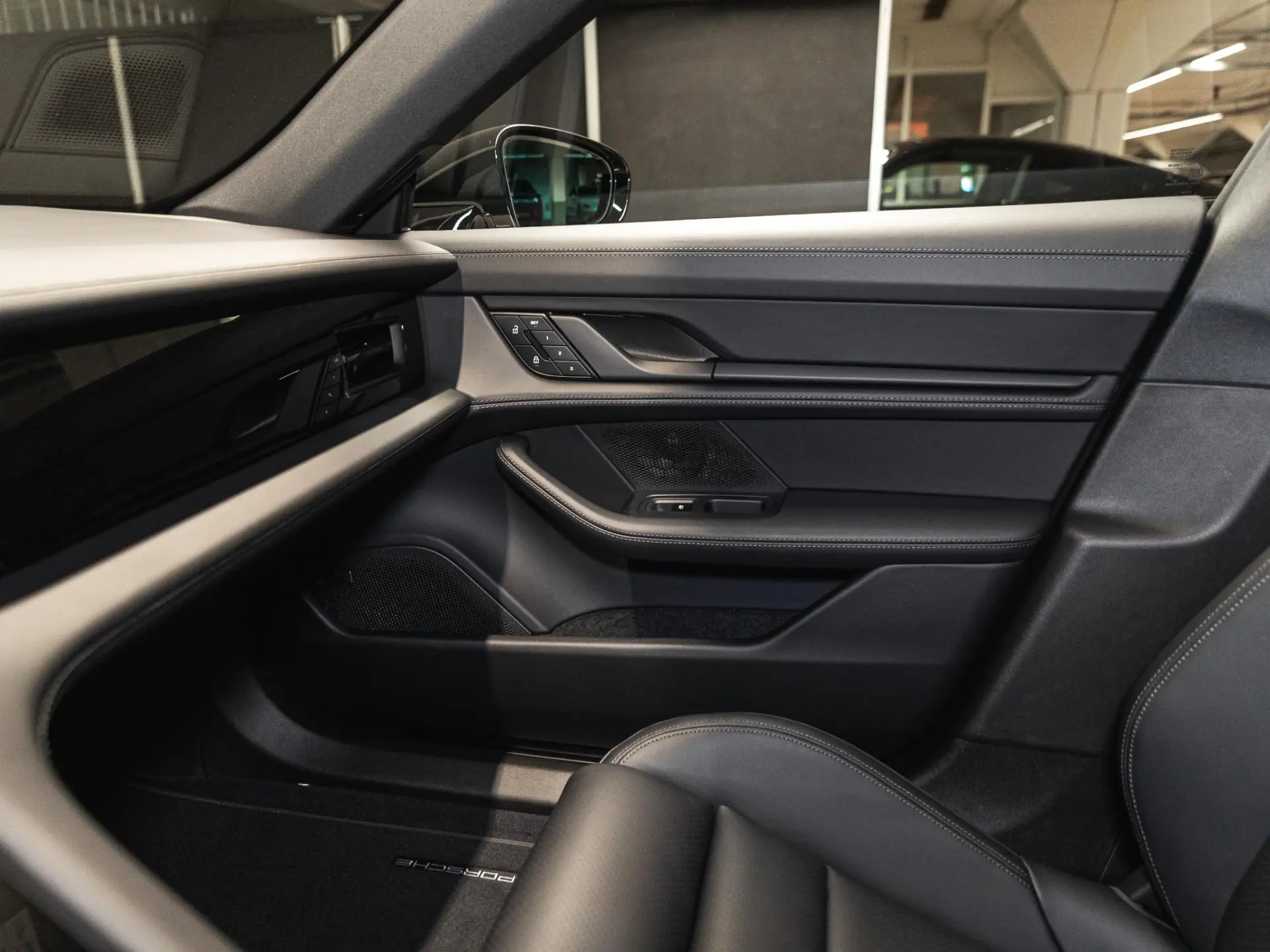 Taycan 4 Black Edition 105 kWh