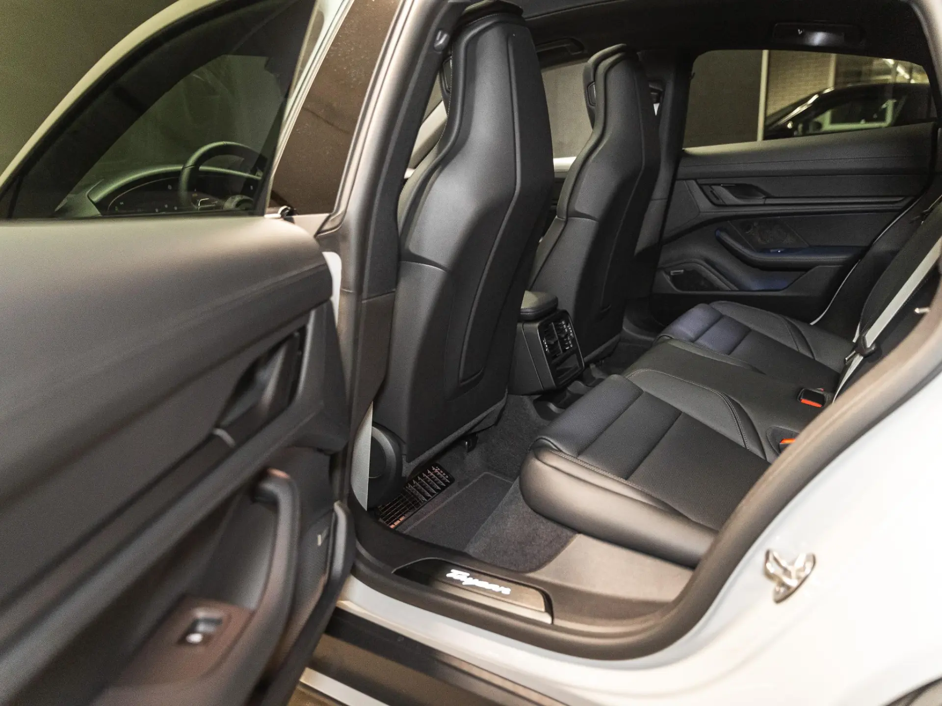 Taycan 4 Black Edition 105 kWh