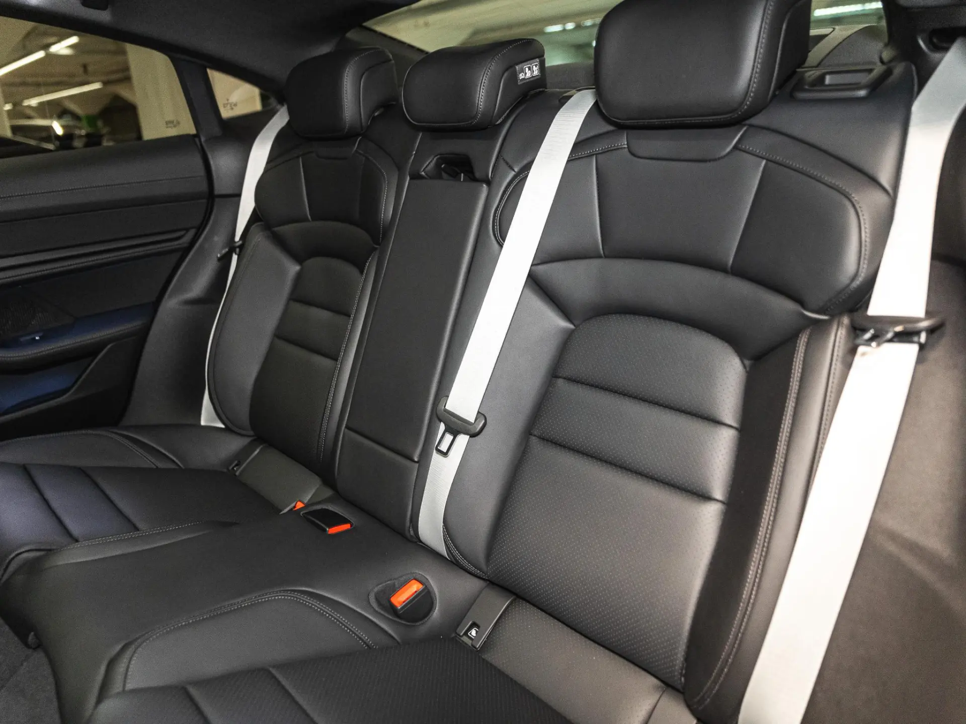 Taycan 4 Black Edition 105 kWh