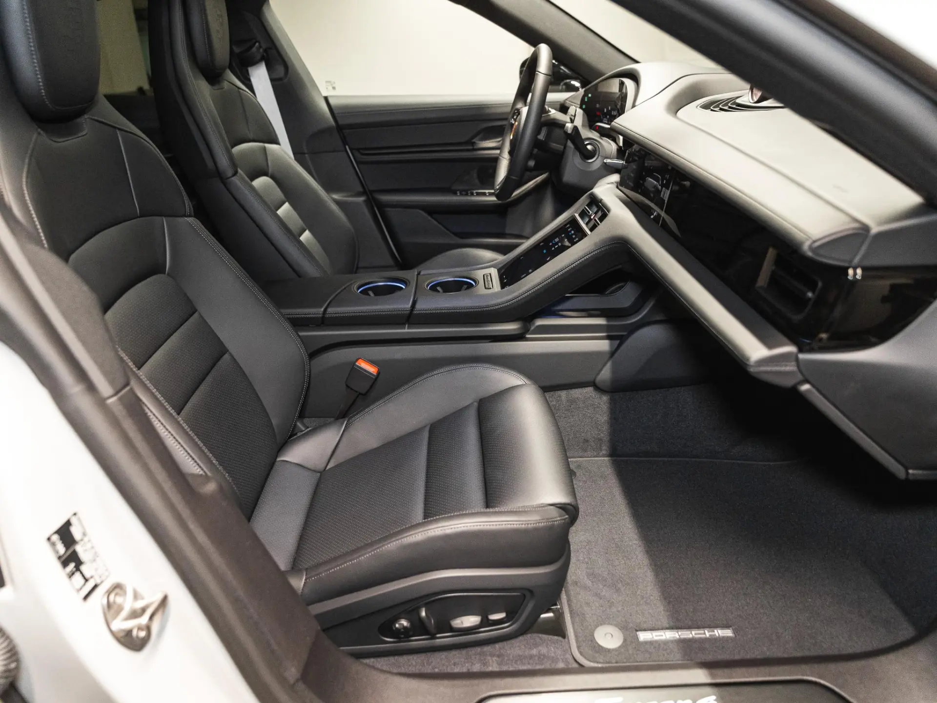 Taycan 4 Black Edition 105 kWh