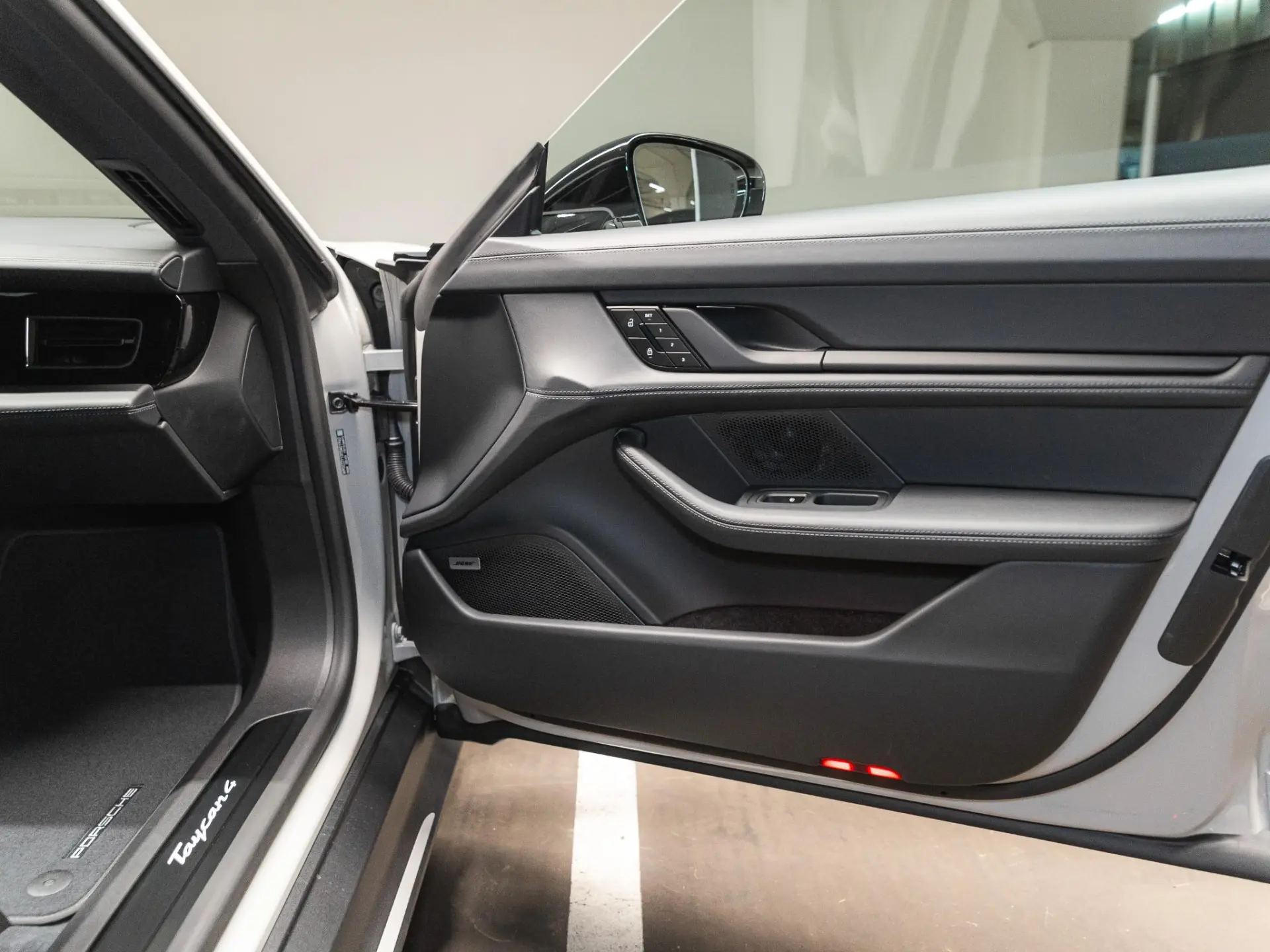 Taycan 4 Black Edition 105 kWh