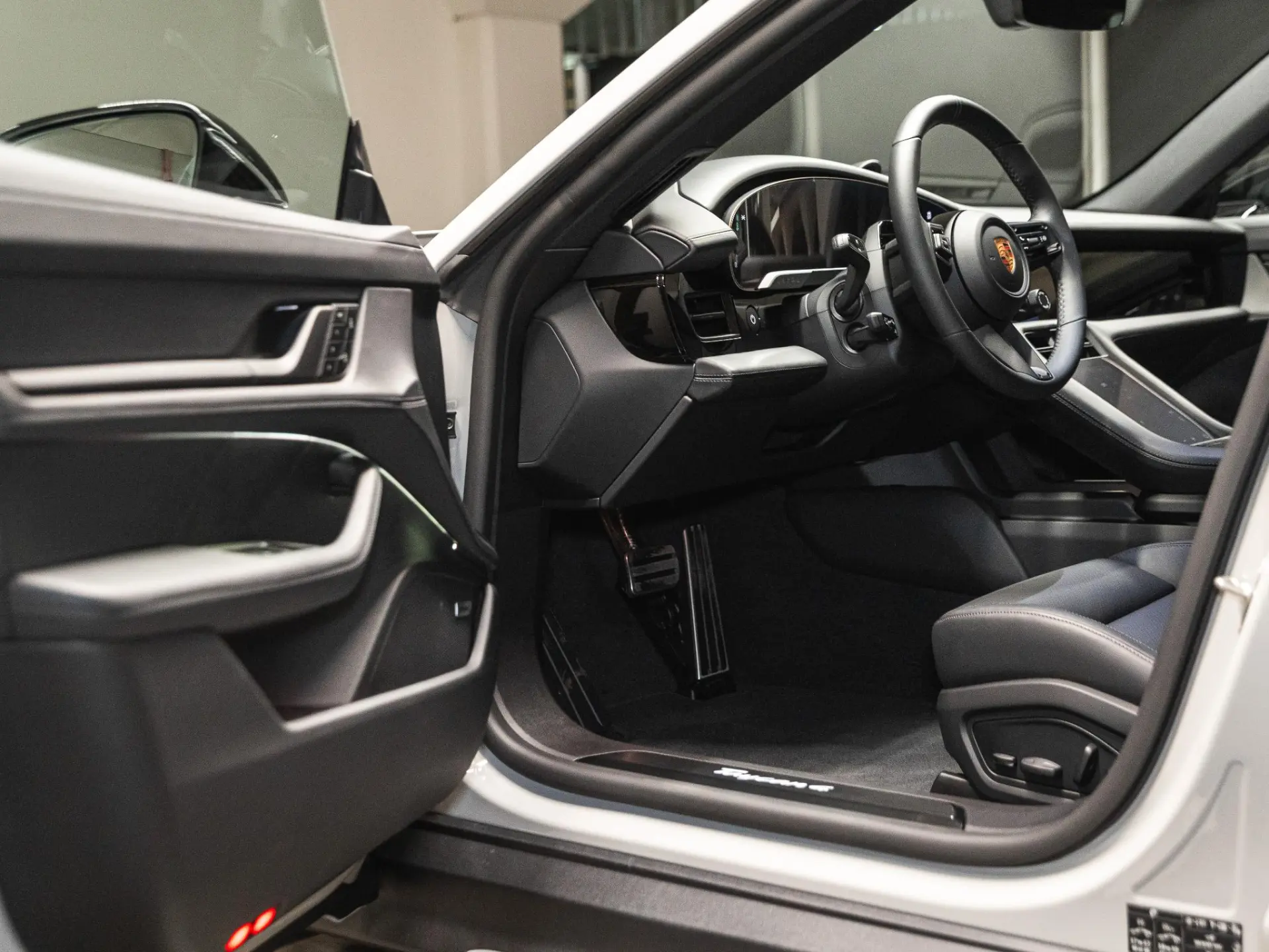 Taycan 4 Black Edition 105 kWh