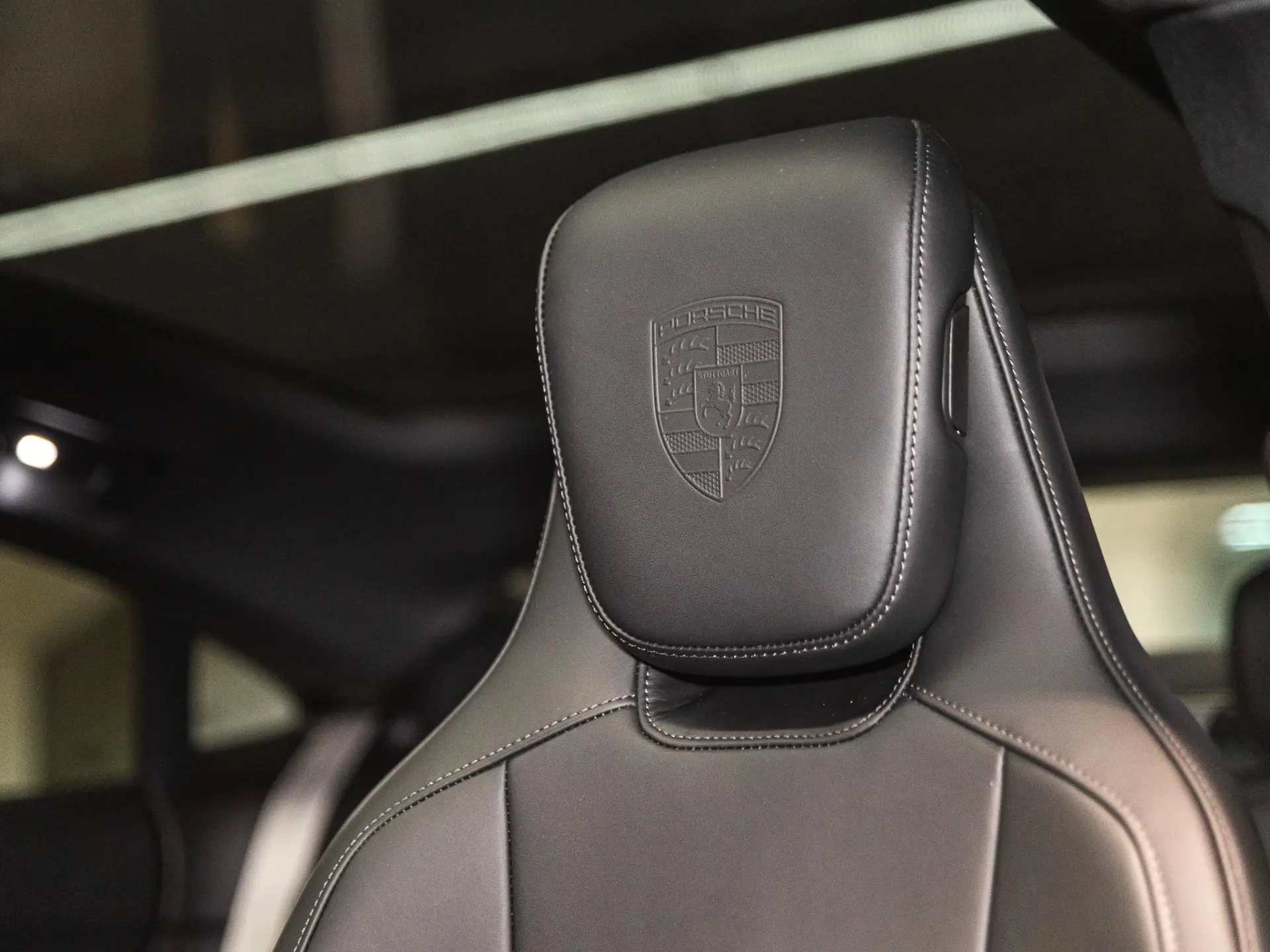Taycan 4 Black Edition 105 kWh