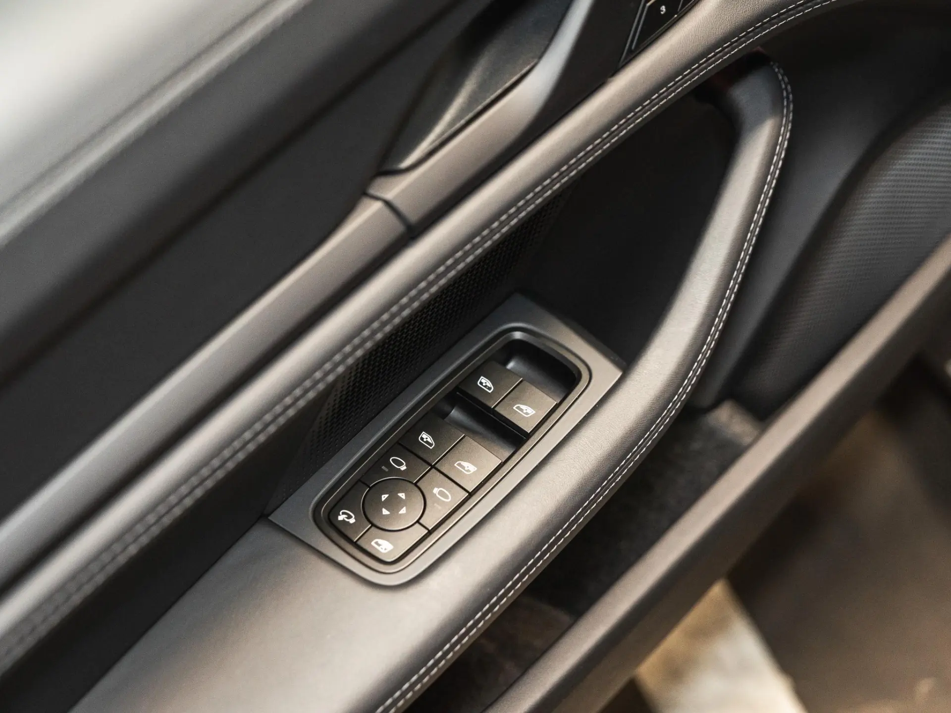 Taycan 4 Black Edition 105 kWh
