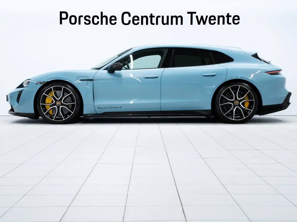 Taycan turbo s Sport Turismo