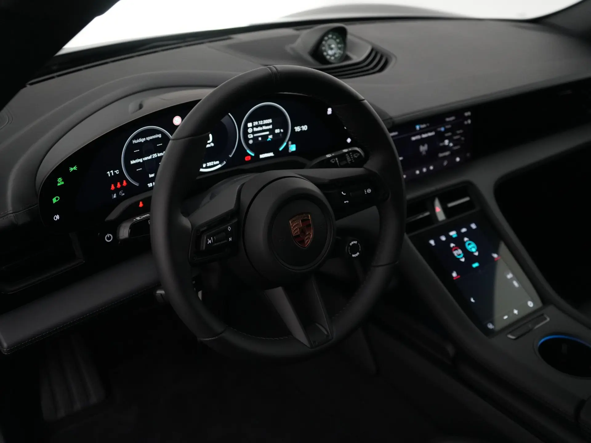 Taycan Sport Turismo Black Edition