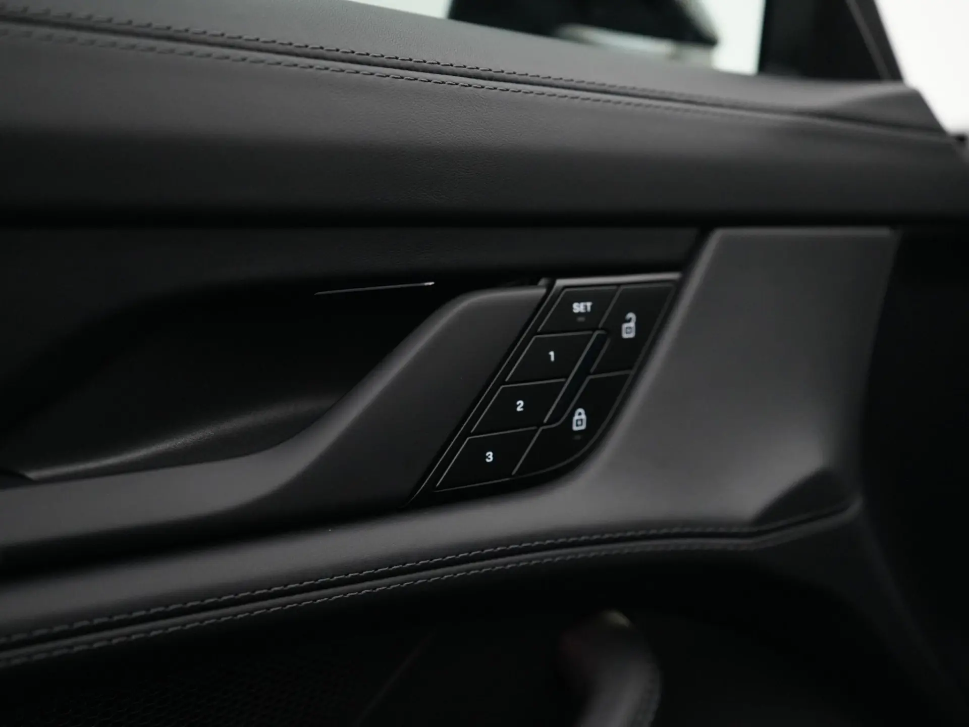 Taycan Sport Turismo Black Edition